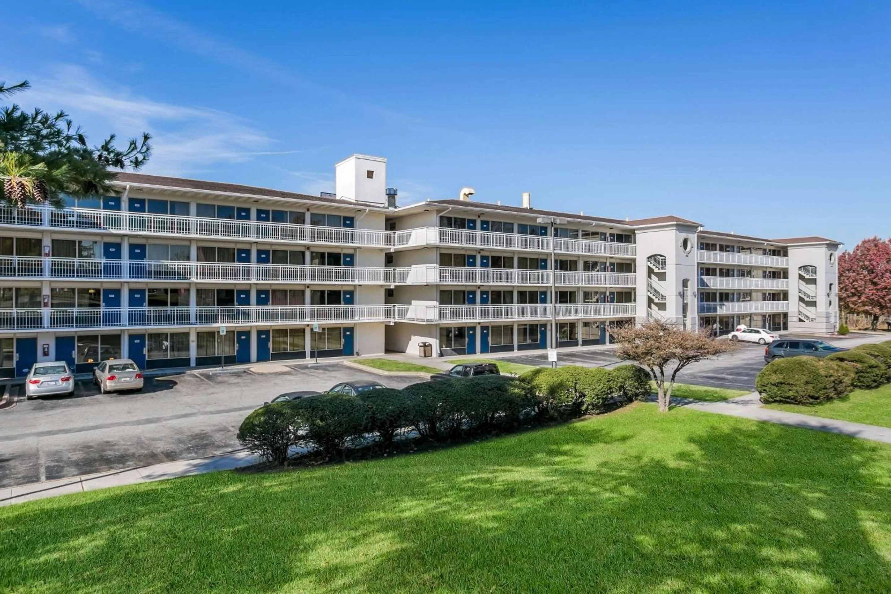 Property building in Rodeway Inn Baltimore - Inner Harbor South