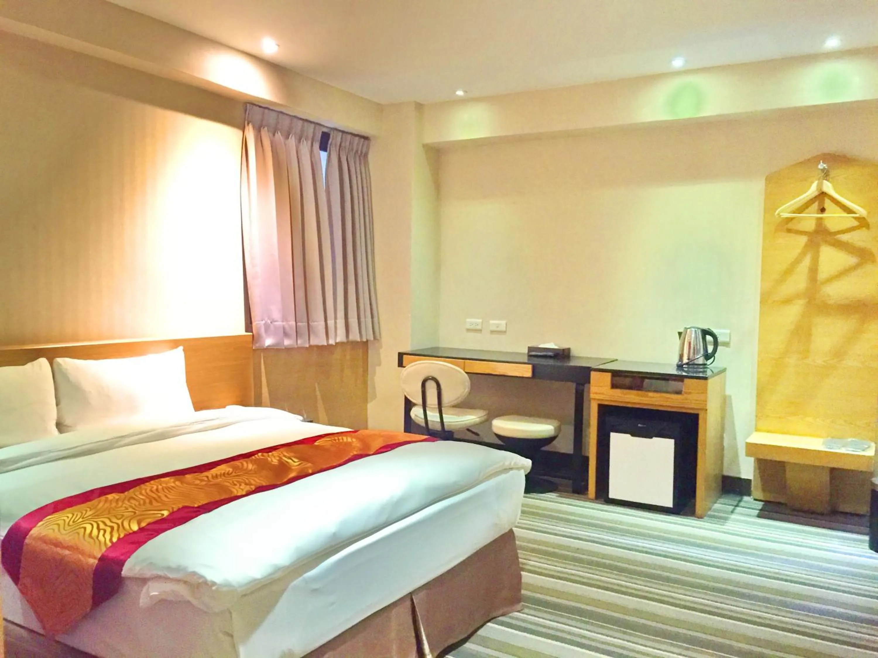 Bedroom, Bed in Country Garden Hotel