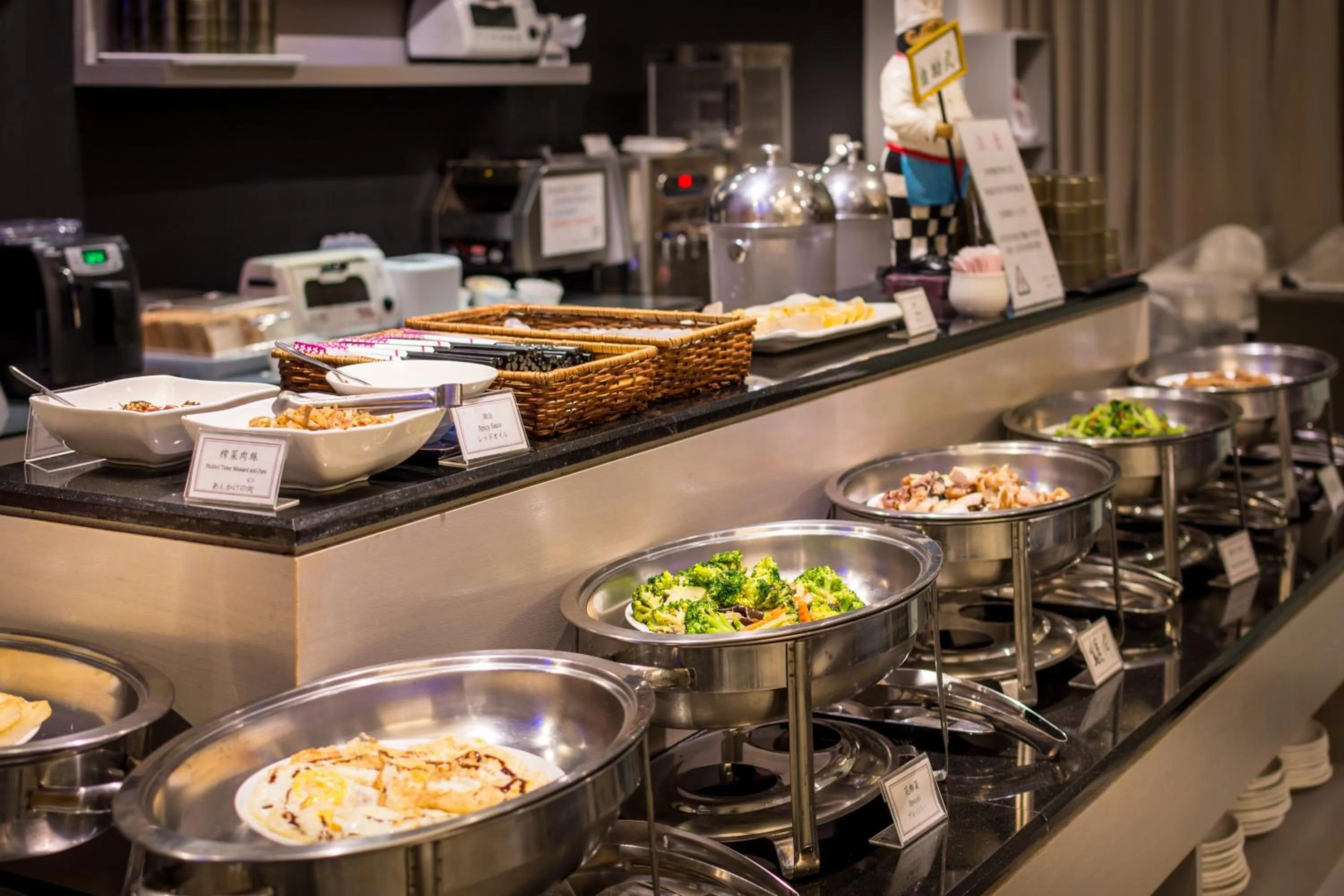 Buffet breakfast in Country Garden Hotel