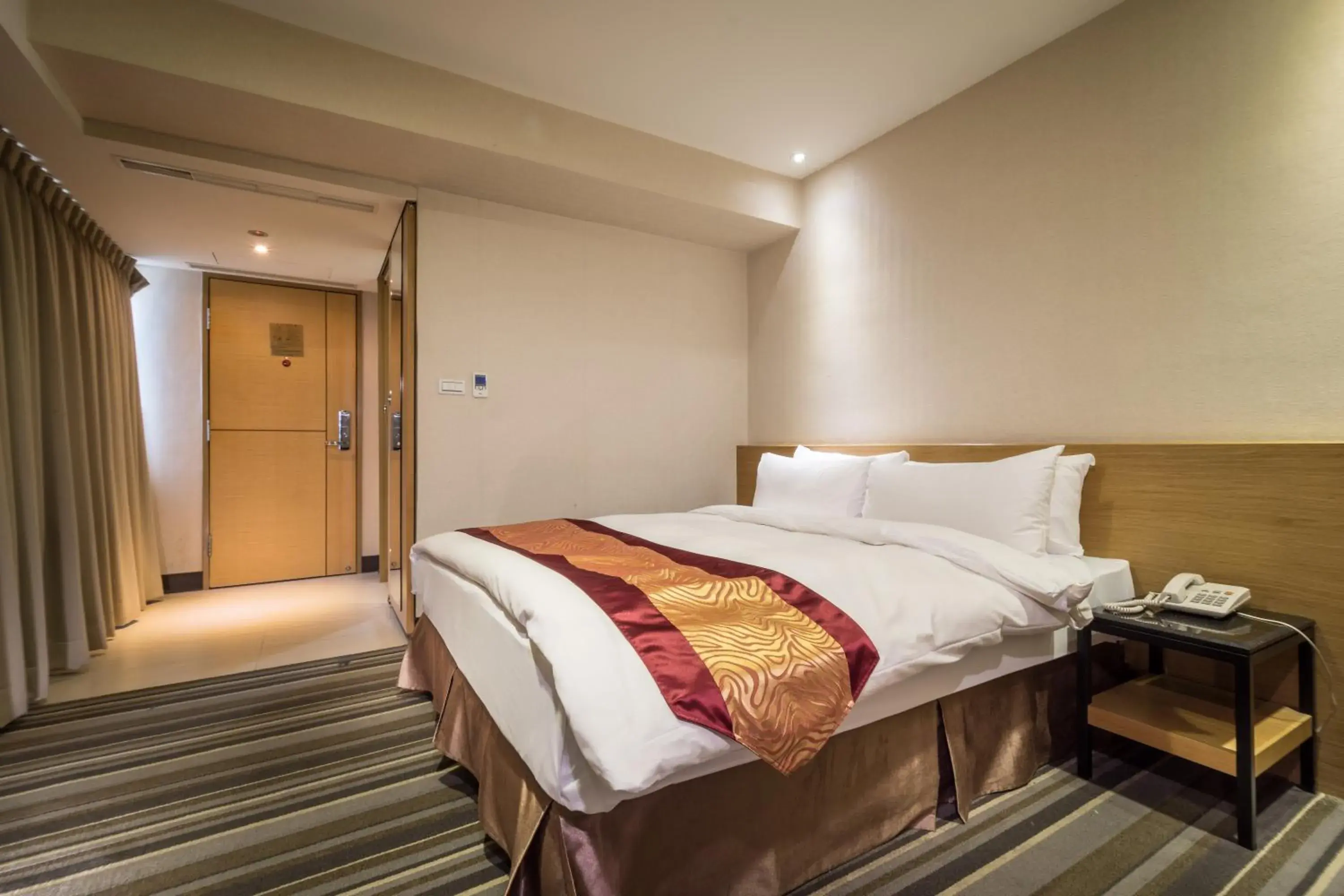 Deluxe Double Room in Country Garden Hotel Deluxe Double Room in Country Garden Hotel