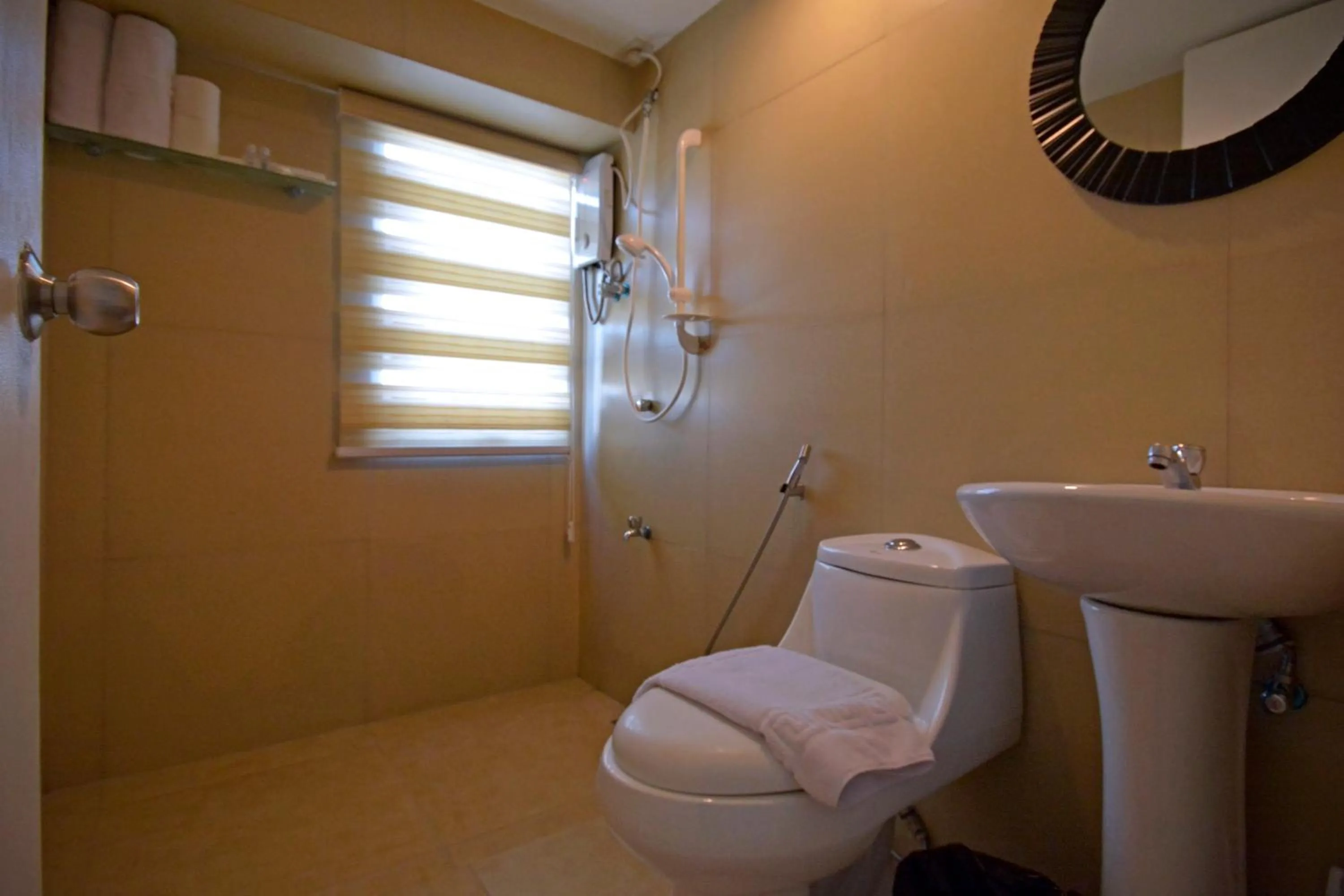 Victoria SOHO Suites