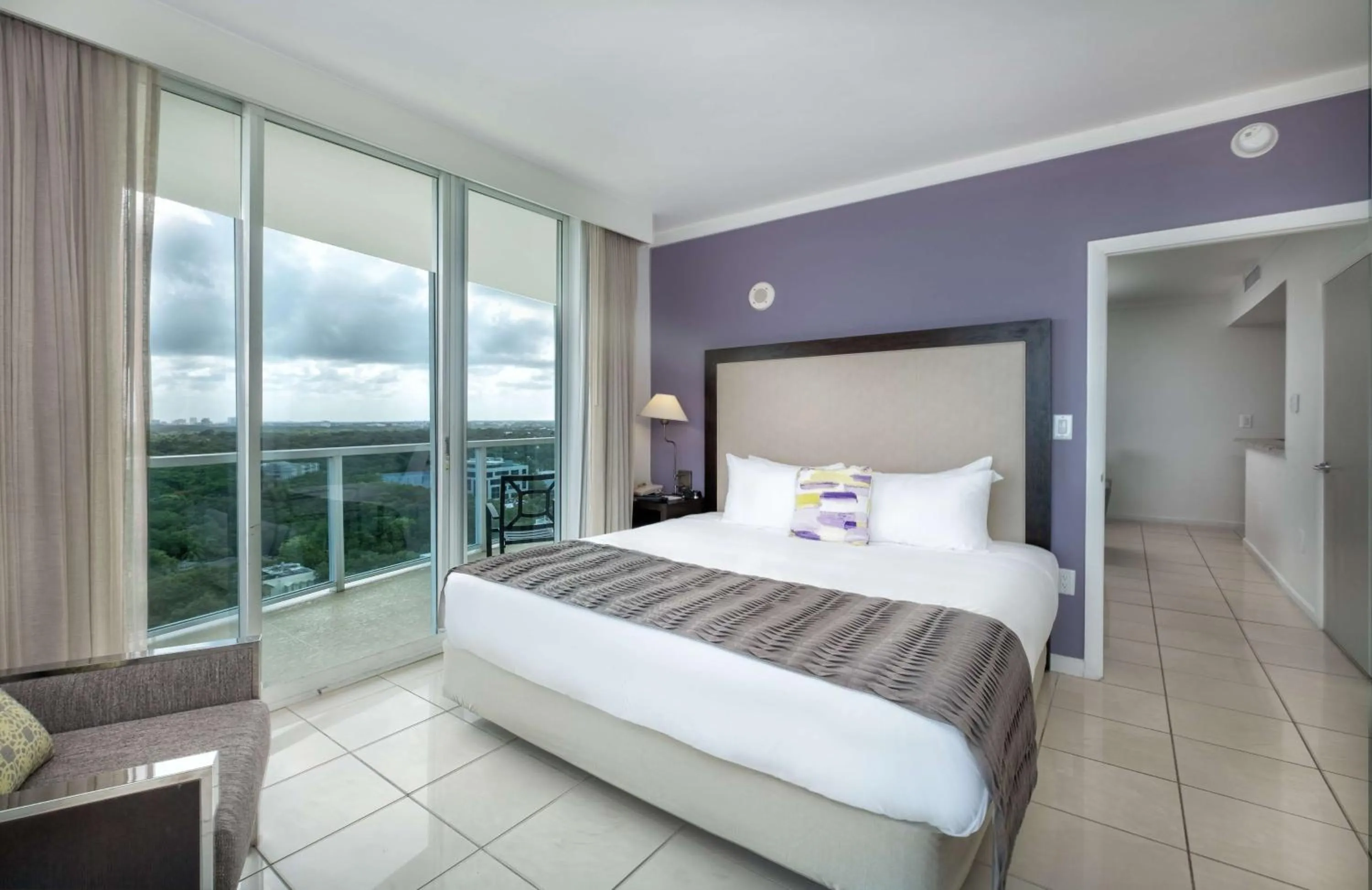 Photo of the whole room, Bed in Hotel Arya BW Premier Collection