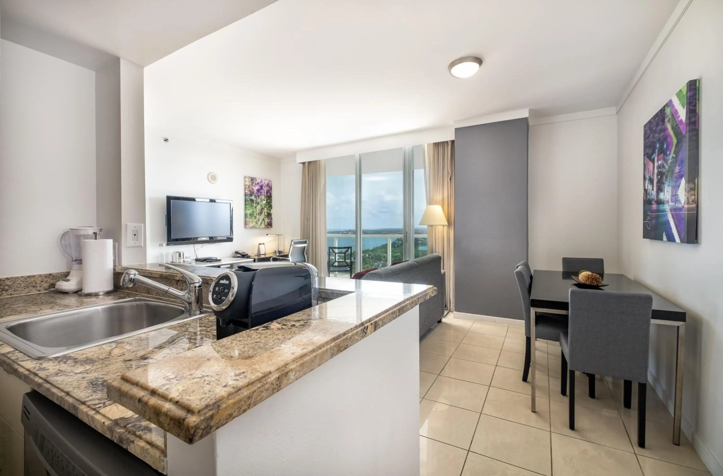 Kitchen or kitchenette in Hotel Arya BW Premier Collection