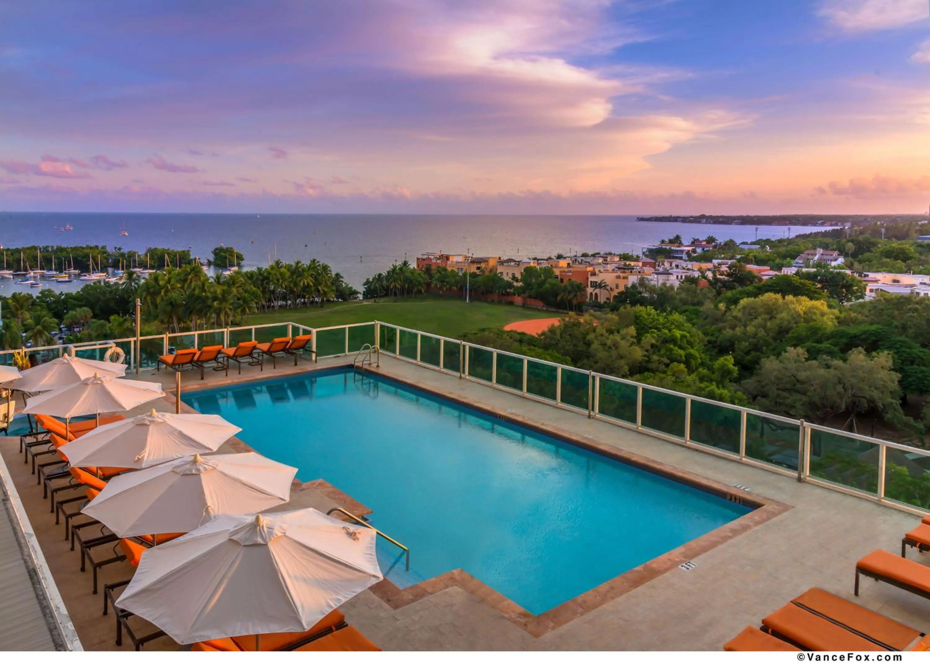 Property building in Hotel Arya BW Premier Collection