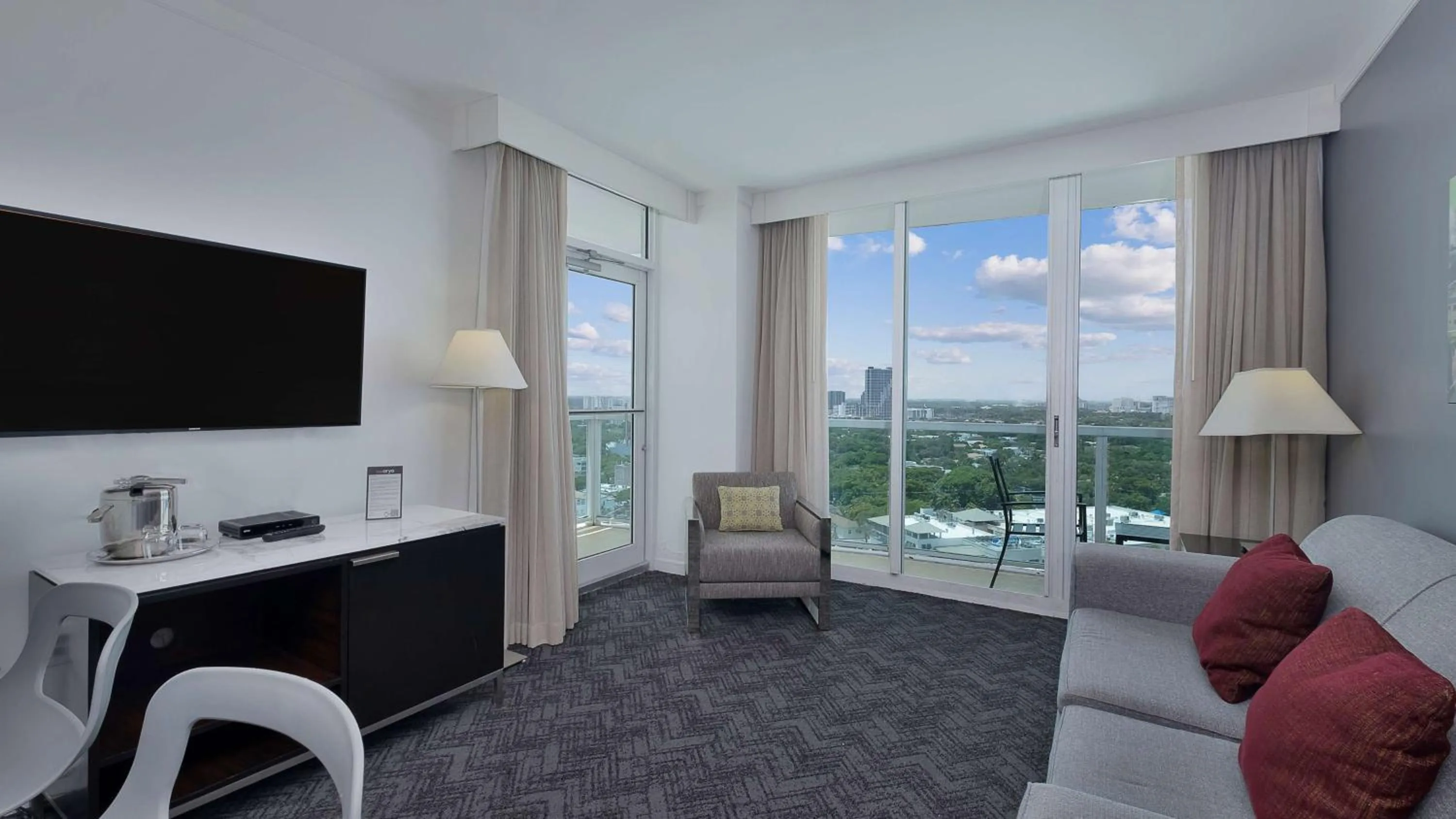 Photo of the whole room in Hotel Arya BW Premier Collection