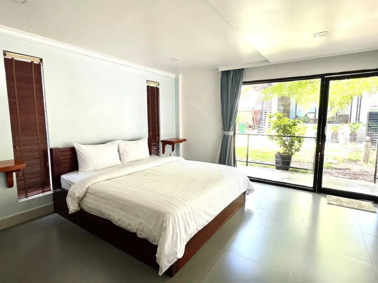 Deluxe Double Room in Sandy Clay Bungalows Deluxe Double Room in Sandy Clay Bungalows