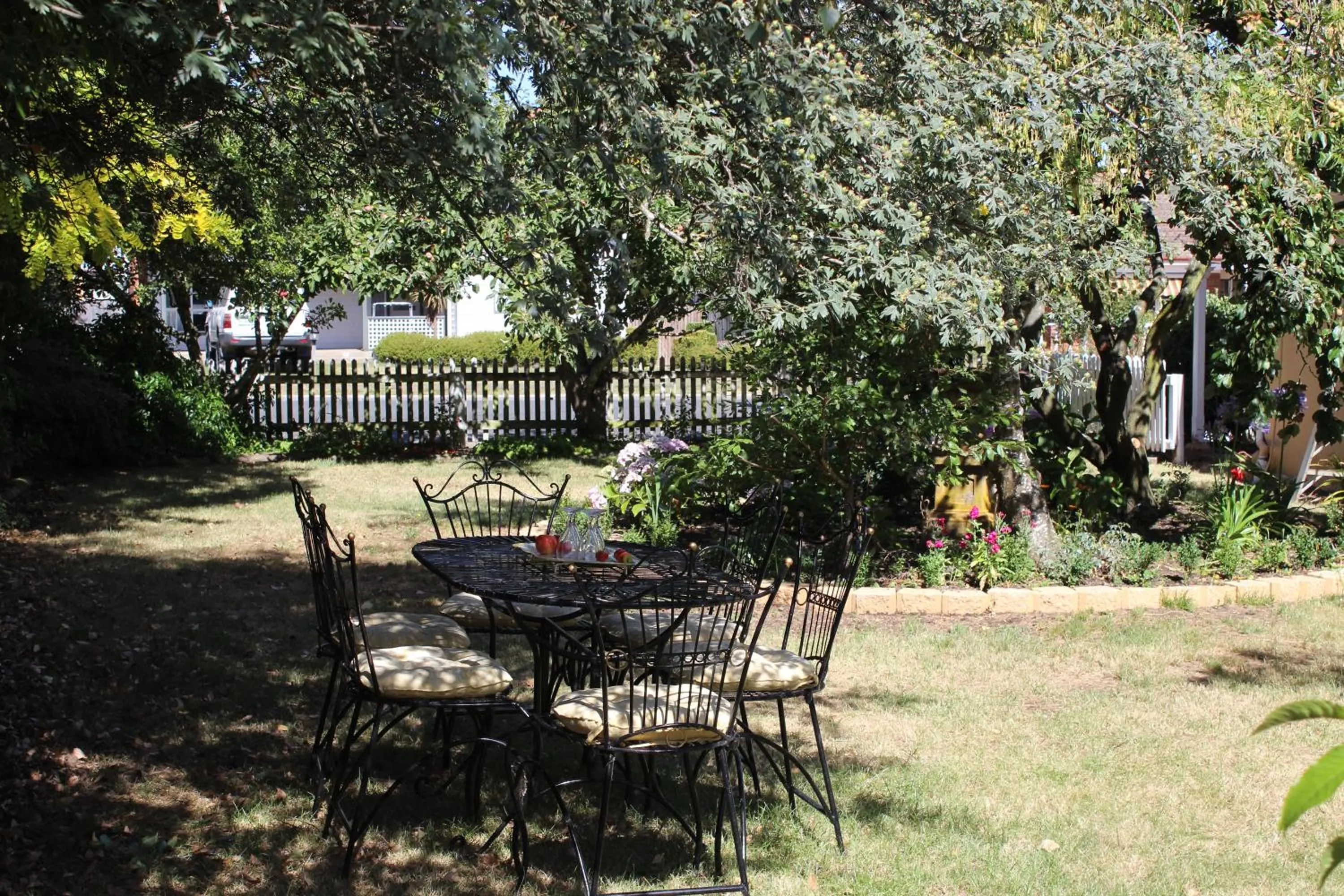 Summer in Bellamona Cottage Longford