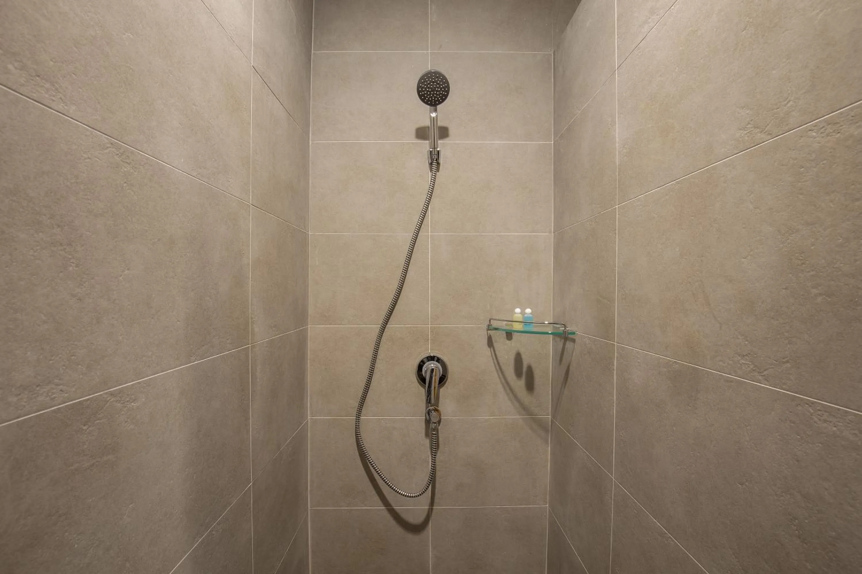 Shower in Sann View Hotel