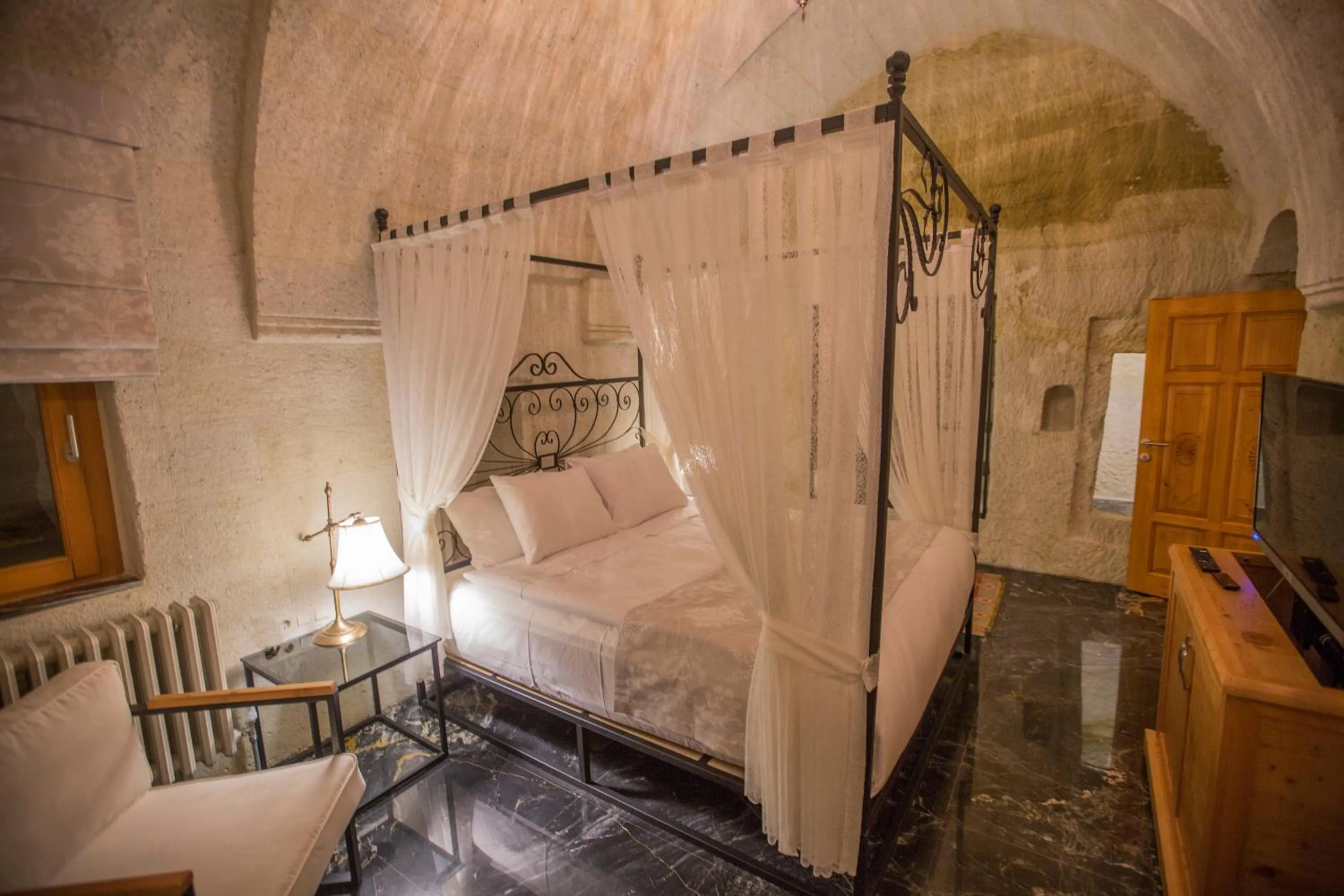 Bedroom, Bed in Agarta Cave Hotel