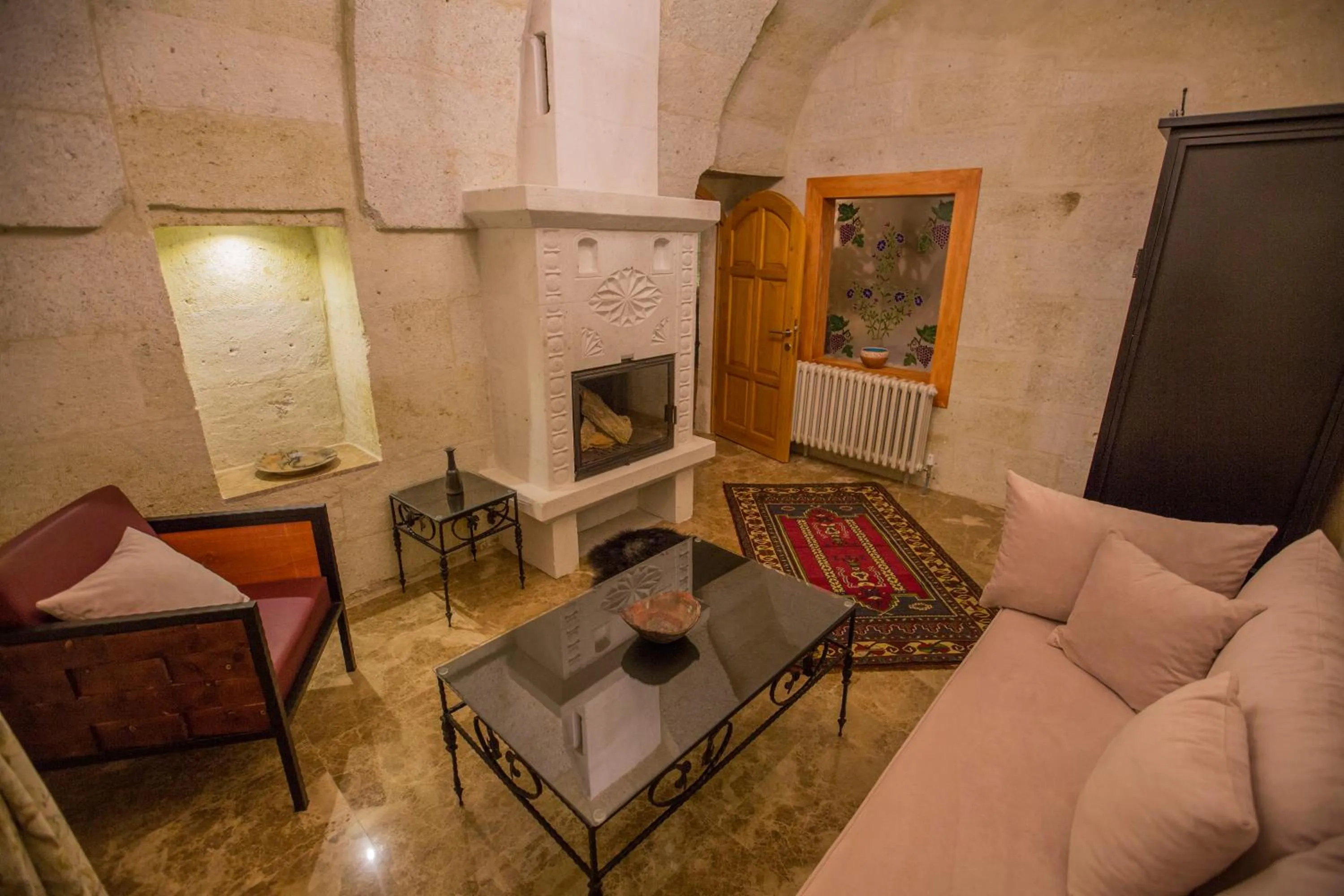 Living room in Agarta Cave Hotel