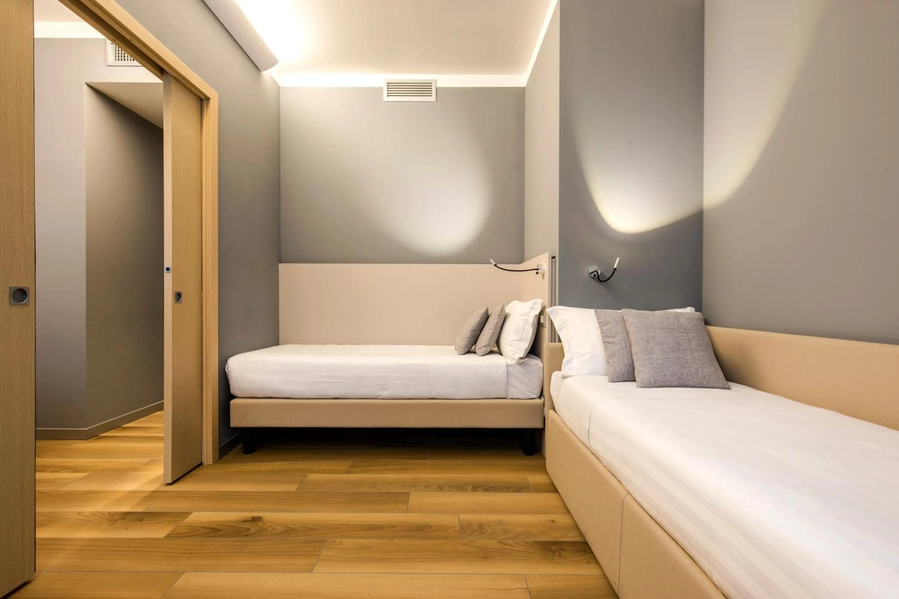 Bed in 43 Station Hotel