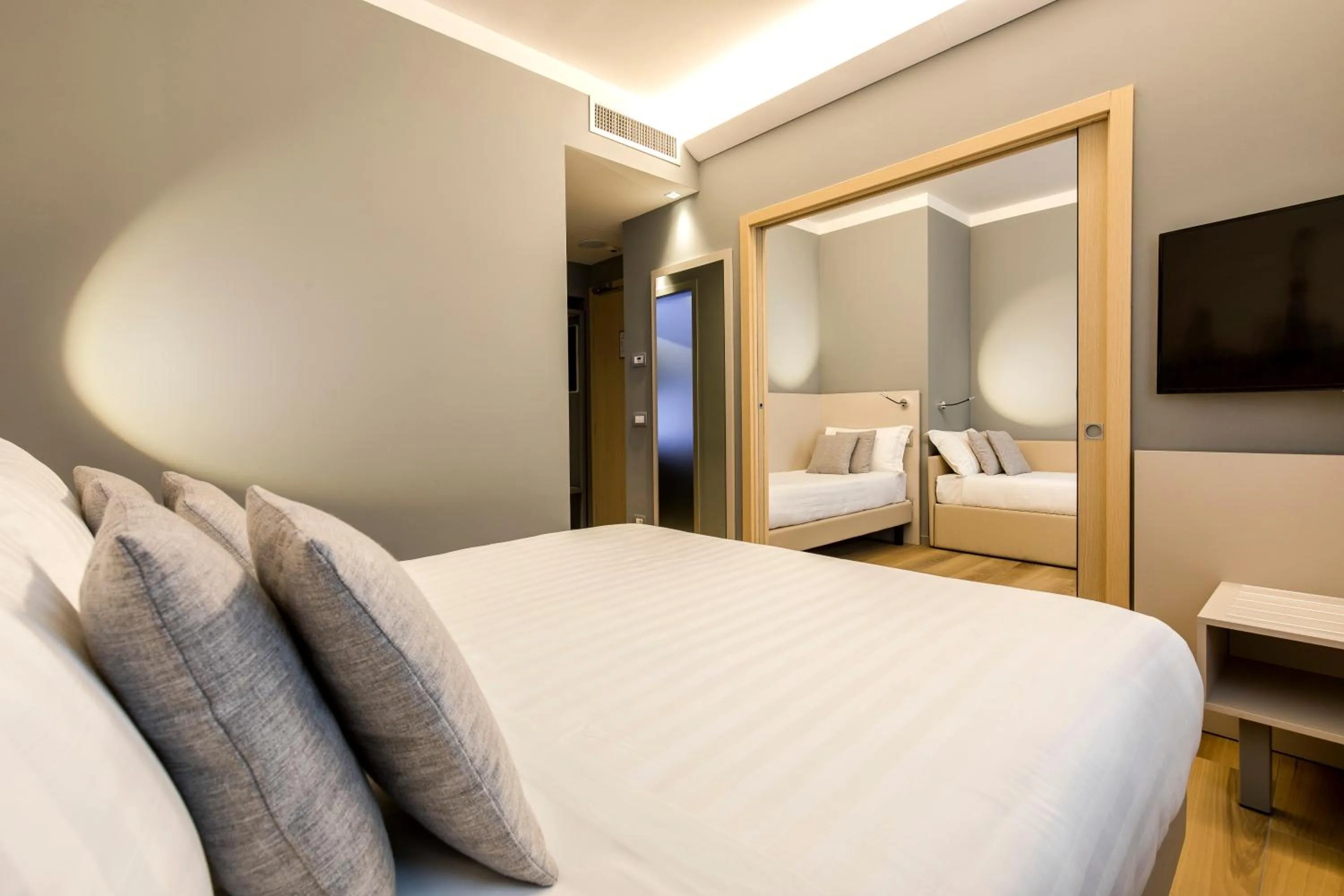 Bed in 43 Station Hotel