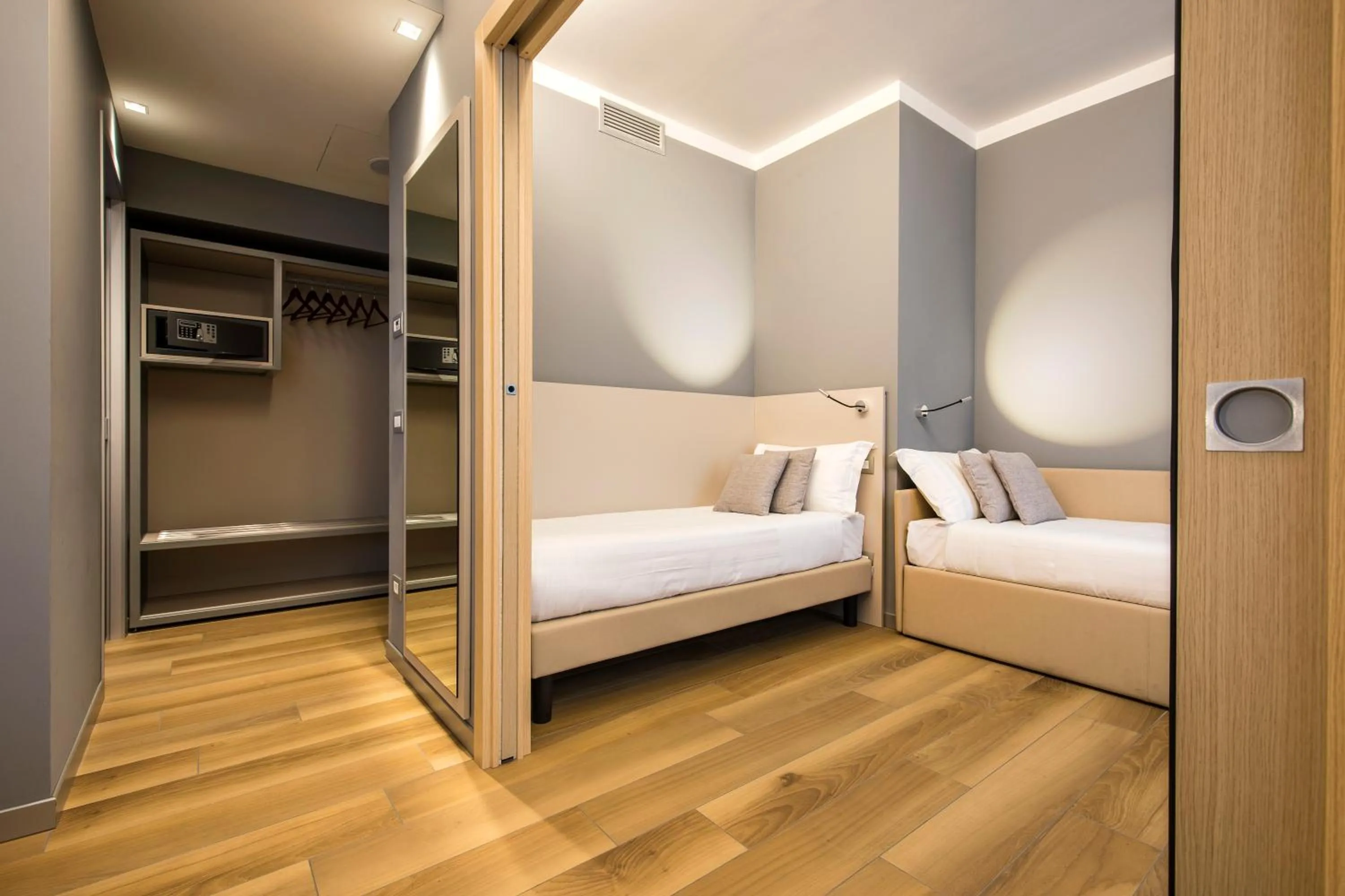 Bed in 43 Station Hotel