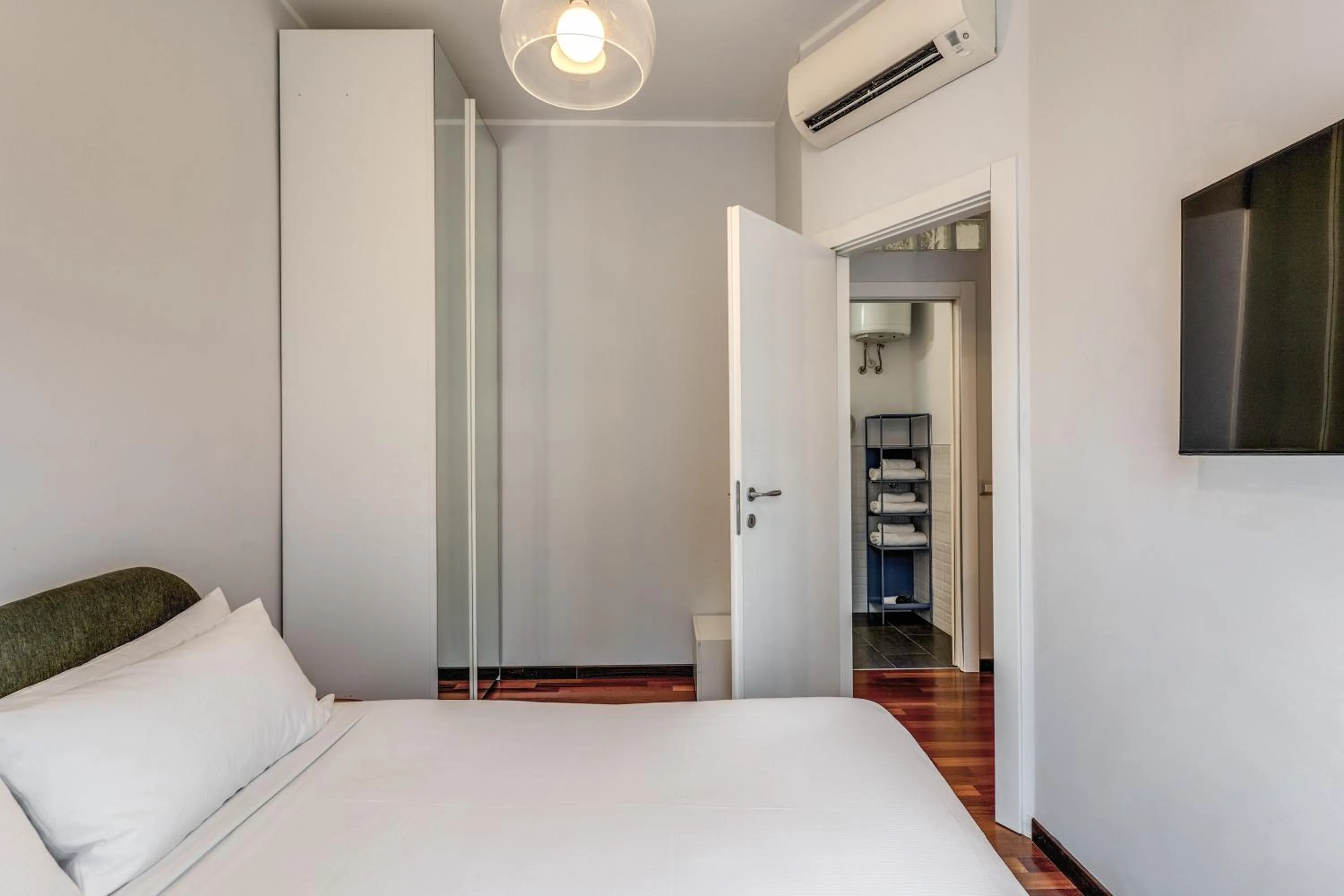 Bed in 43 Station Hotel