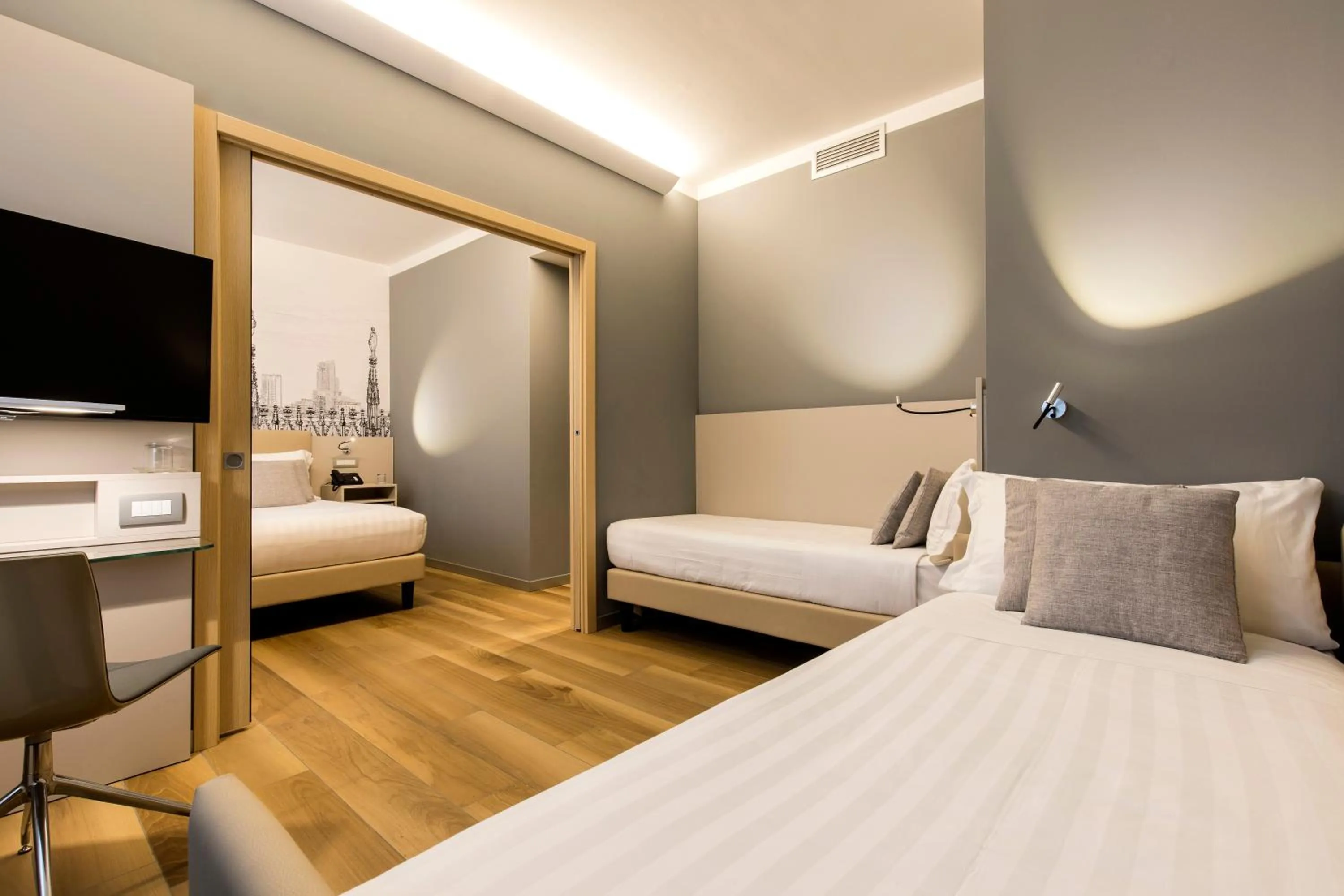 Bed in 43 Station Hotel