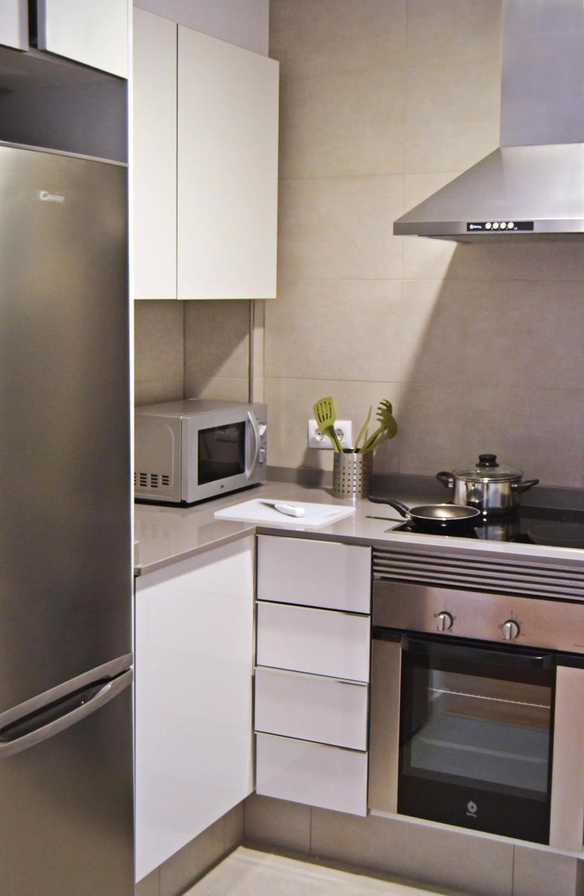 Kitchen or kitchenette in Botànic Apartaments
