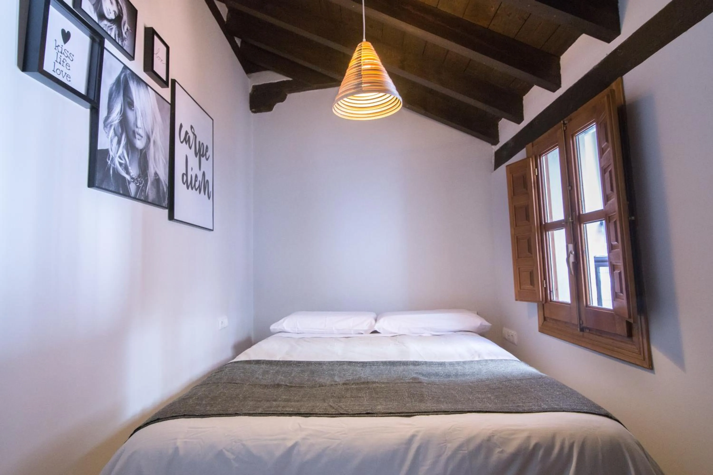 Bedroom, Bed in Apartamentos Nahira Suites 3000