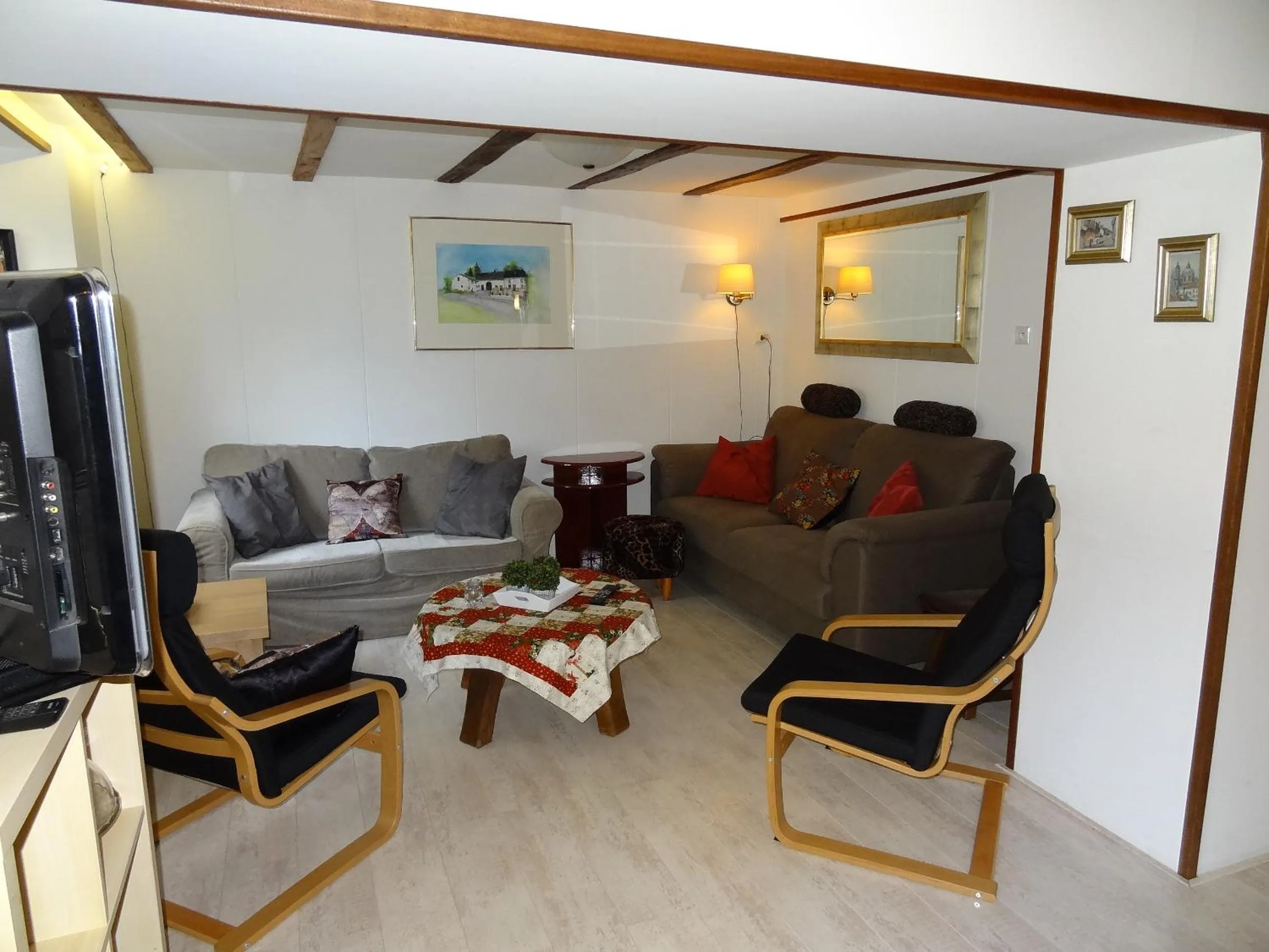 Photo of the whole room in La Fermette Blanche