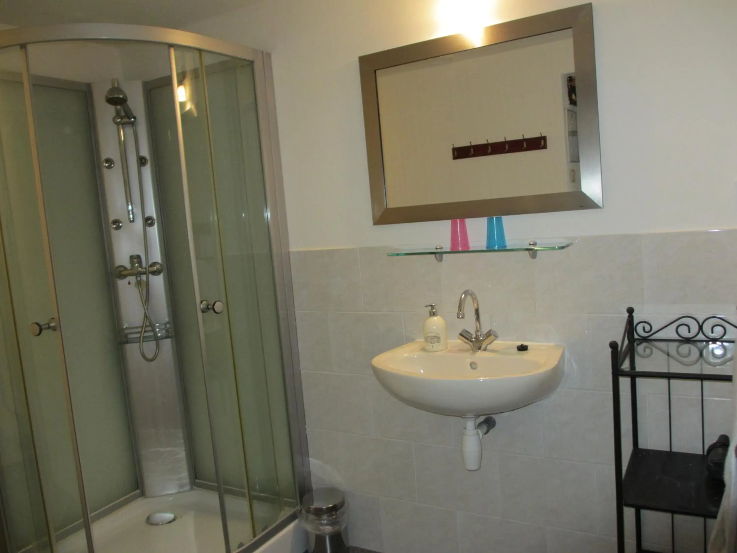 Twin Room with Private Bathroom in La Fermette Blanche Twin Room with Private Bathroom in La Fermette Blanche