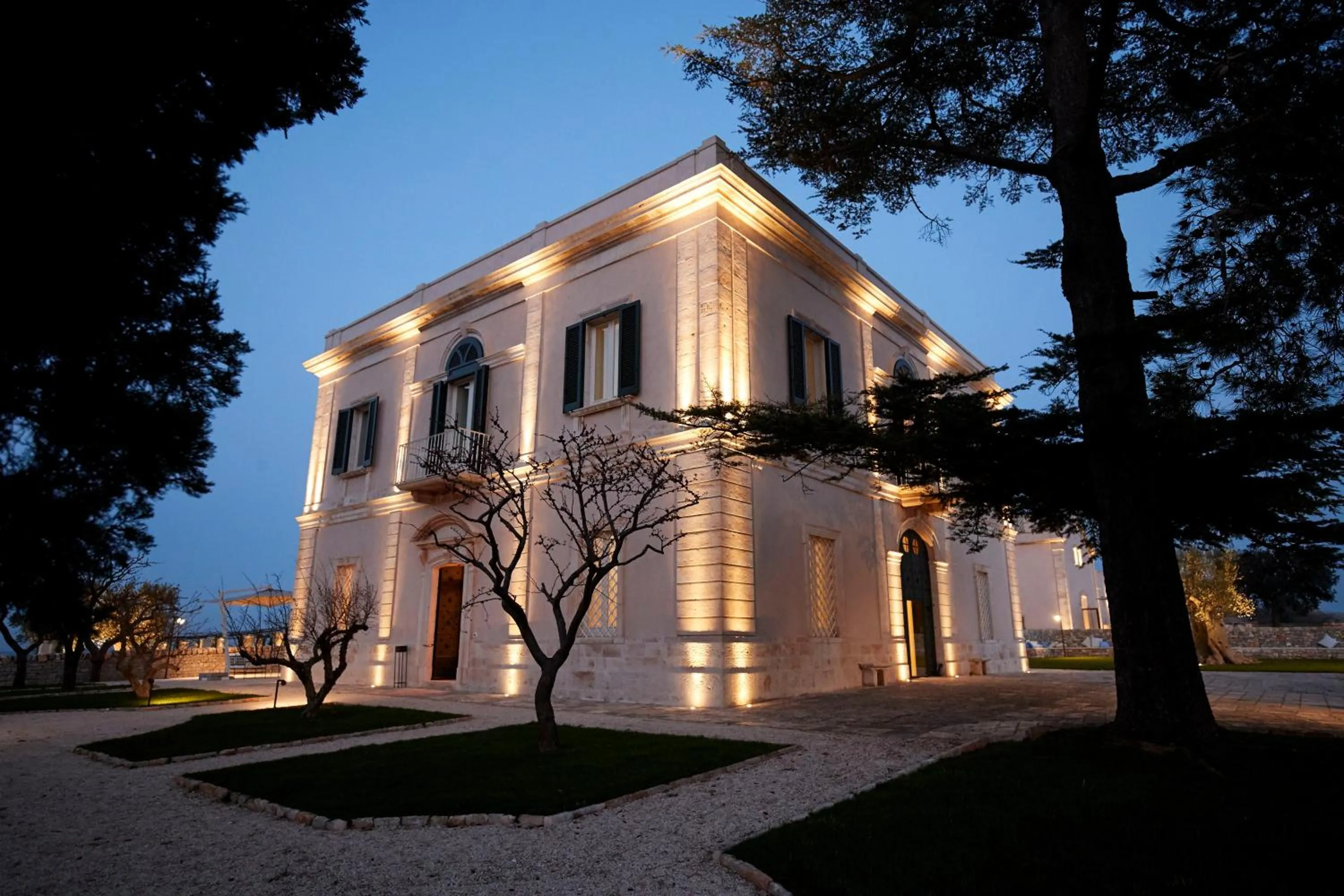 Facade/entrance in Villa Torre Bianca by Emily Hotels
