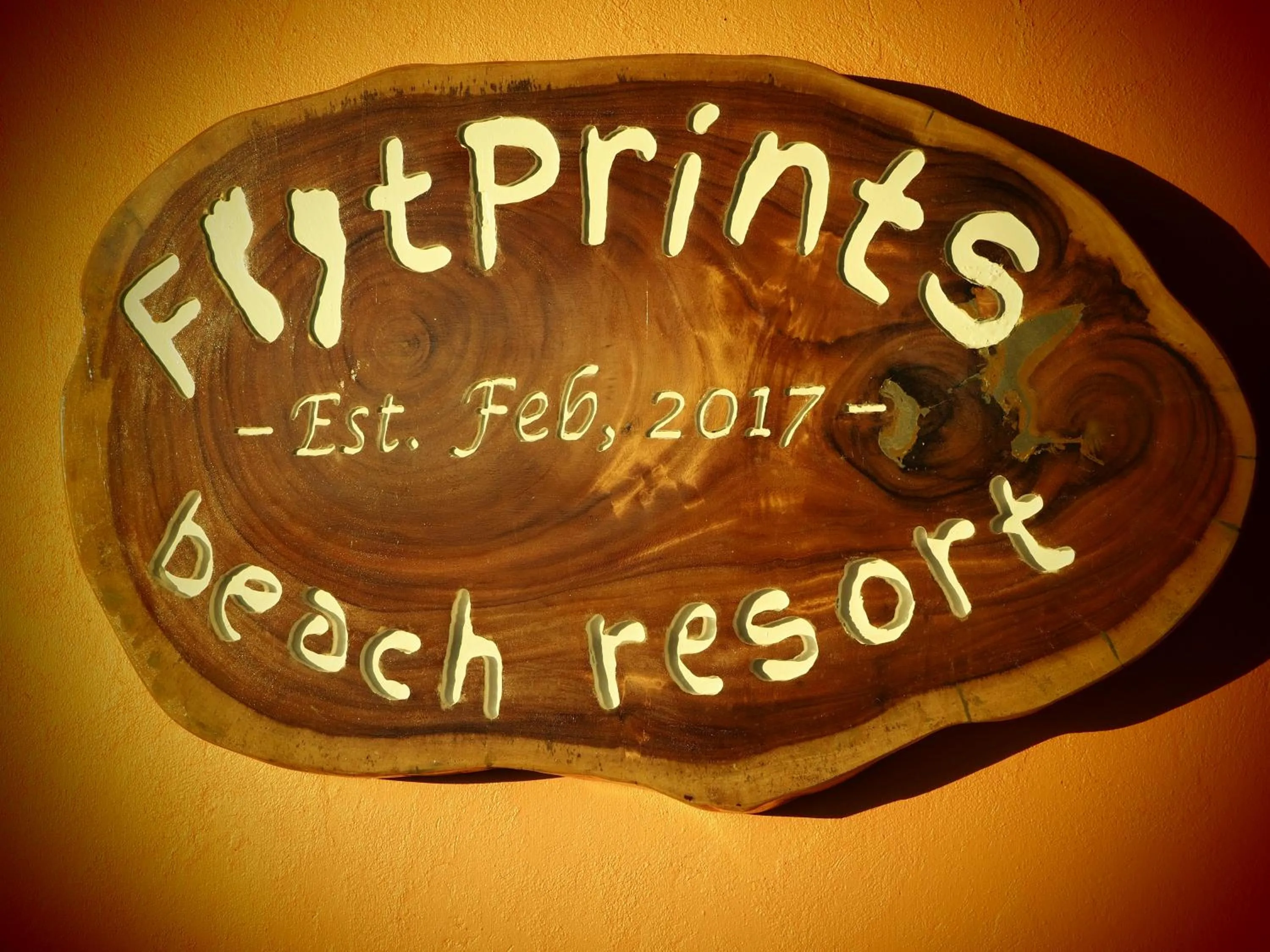 Restaurant/places to eat in Footprints Beach Resort