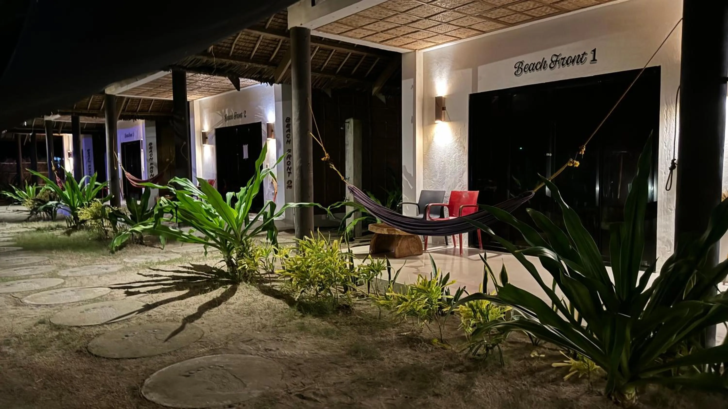 Property building in Footprints Beach Resort