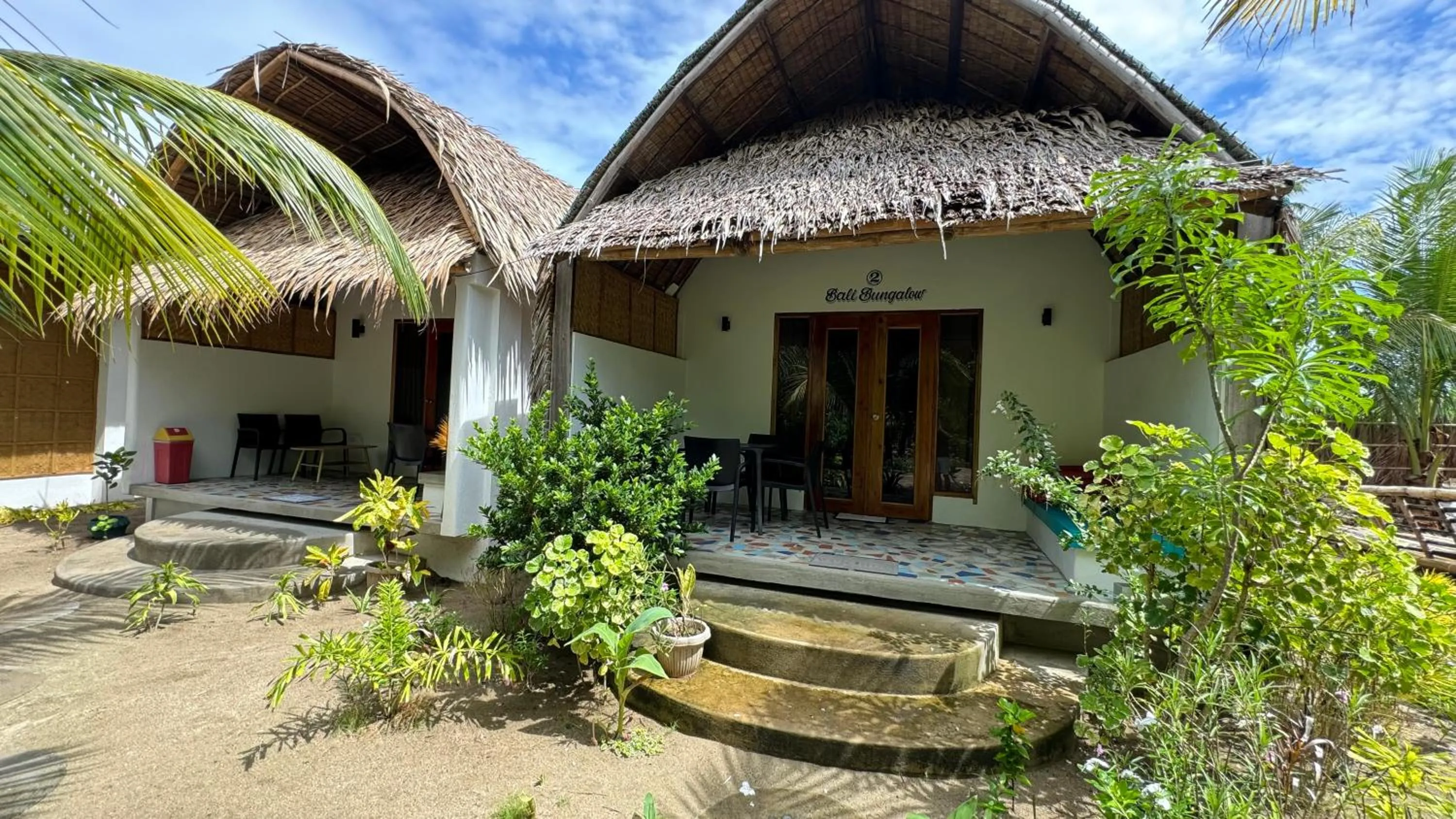 Property building in Footprints Beach Resort