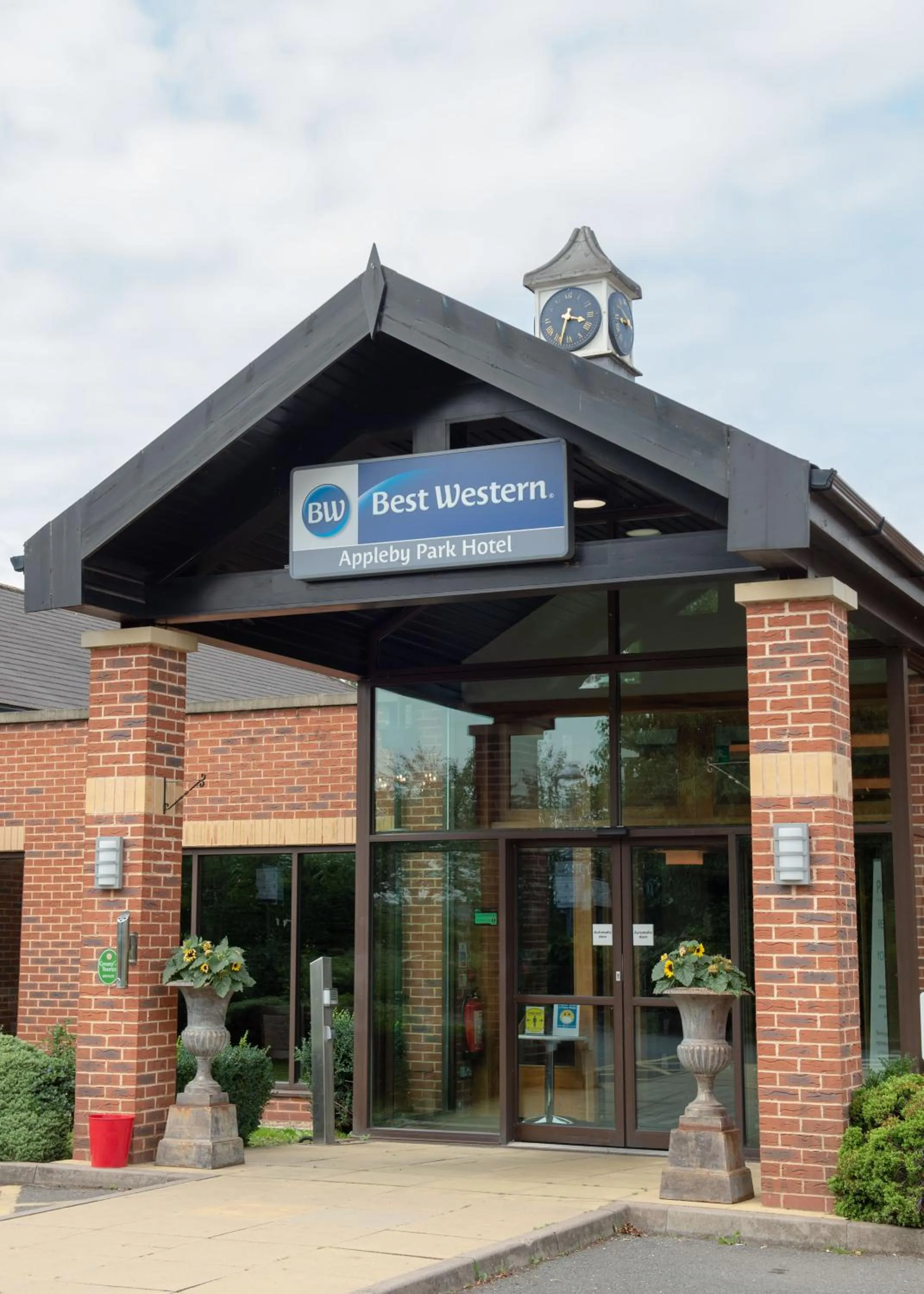 Facade/entrance in Best Western Appleby Park Hotel