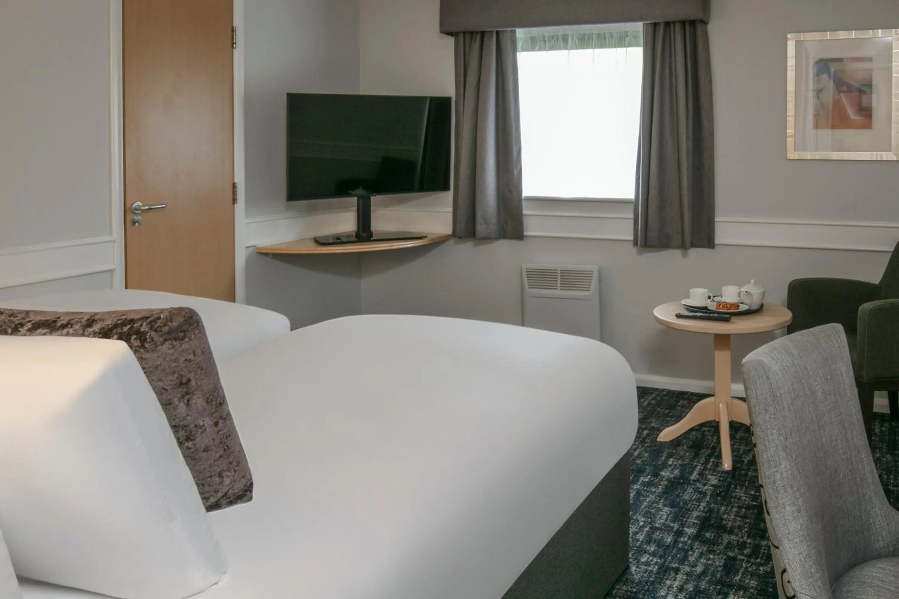 Bed in Best Western Appleby Park Hotel