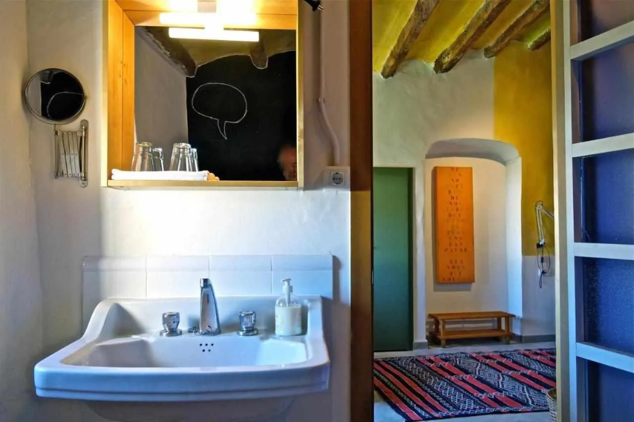 Hotel rural HD Riudebitlles art i allotjament