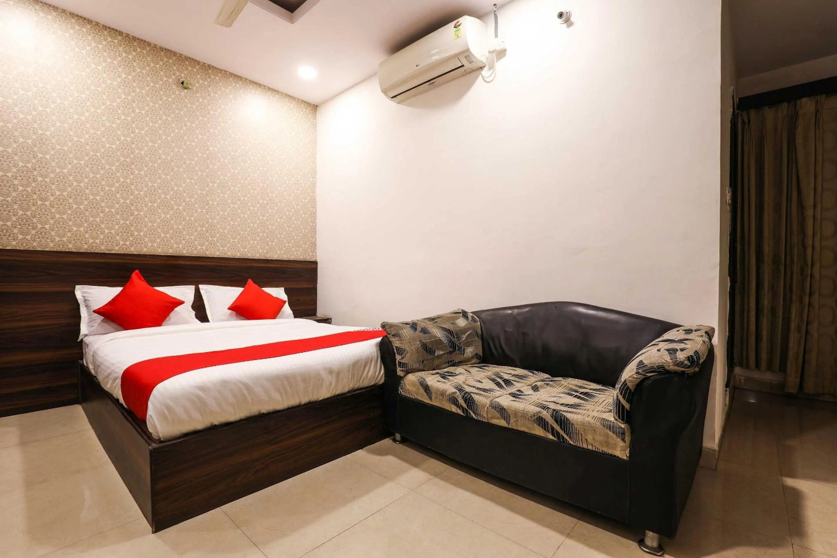 Bedroom, Bed in Hotel O Deccan Lodging And Boarding