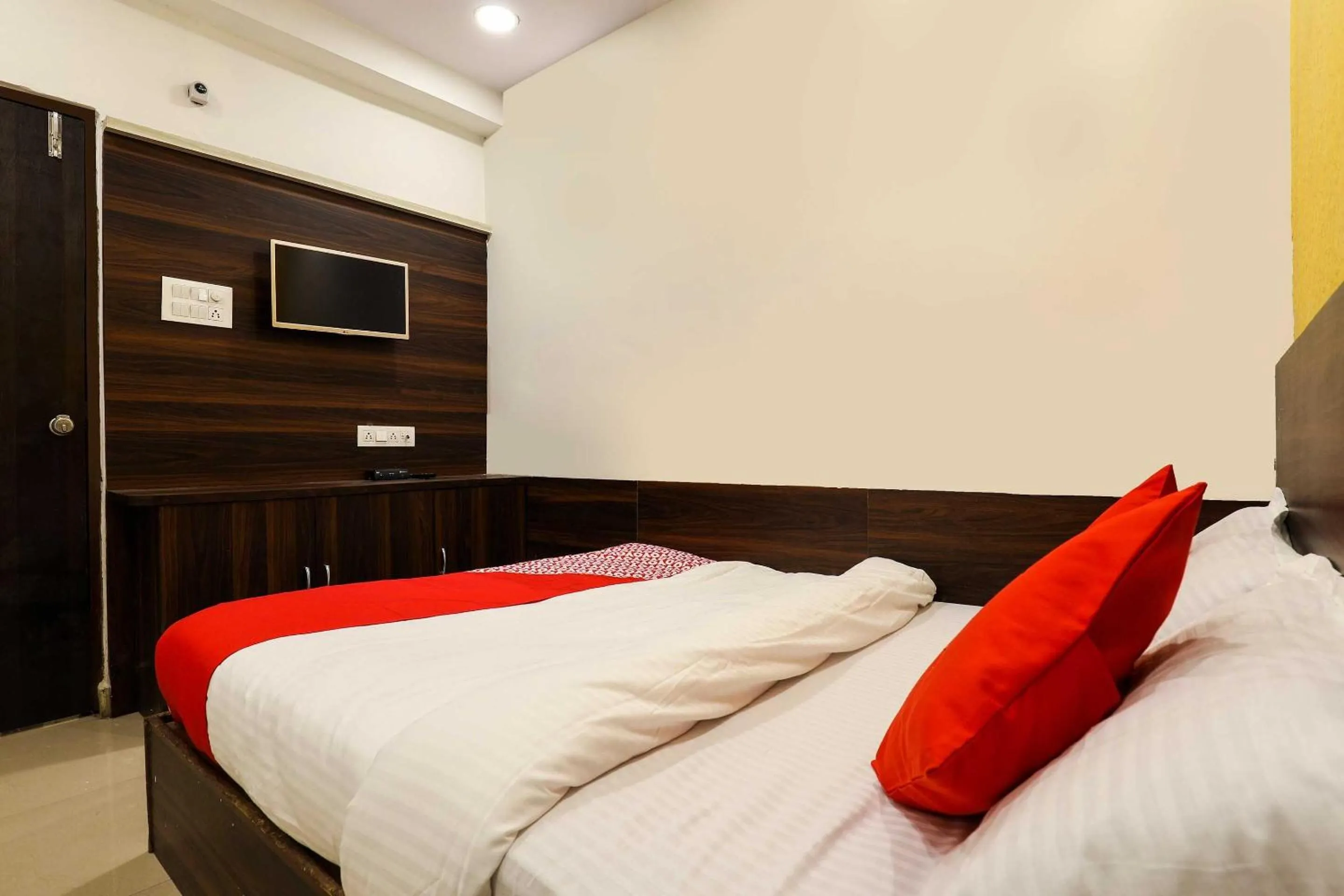 Bedroom, Bed in Hotel O Deccan Lodging And Boarding