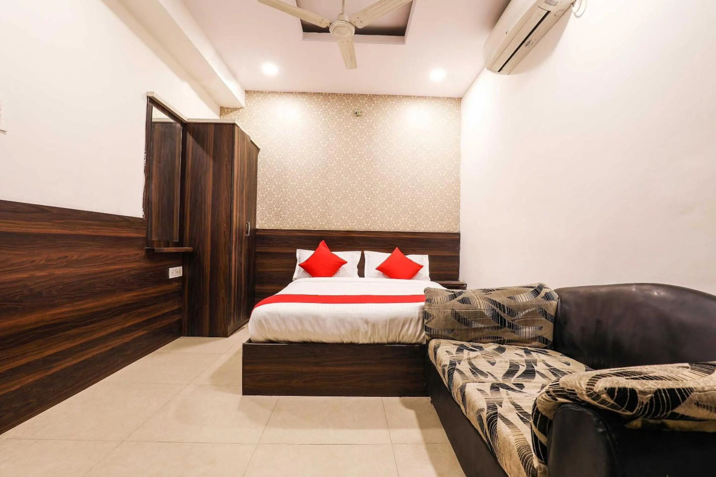 Bedroom, Bed in Hotel O Deccan Lodging And Boarding