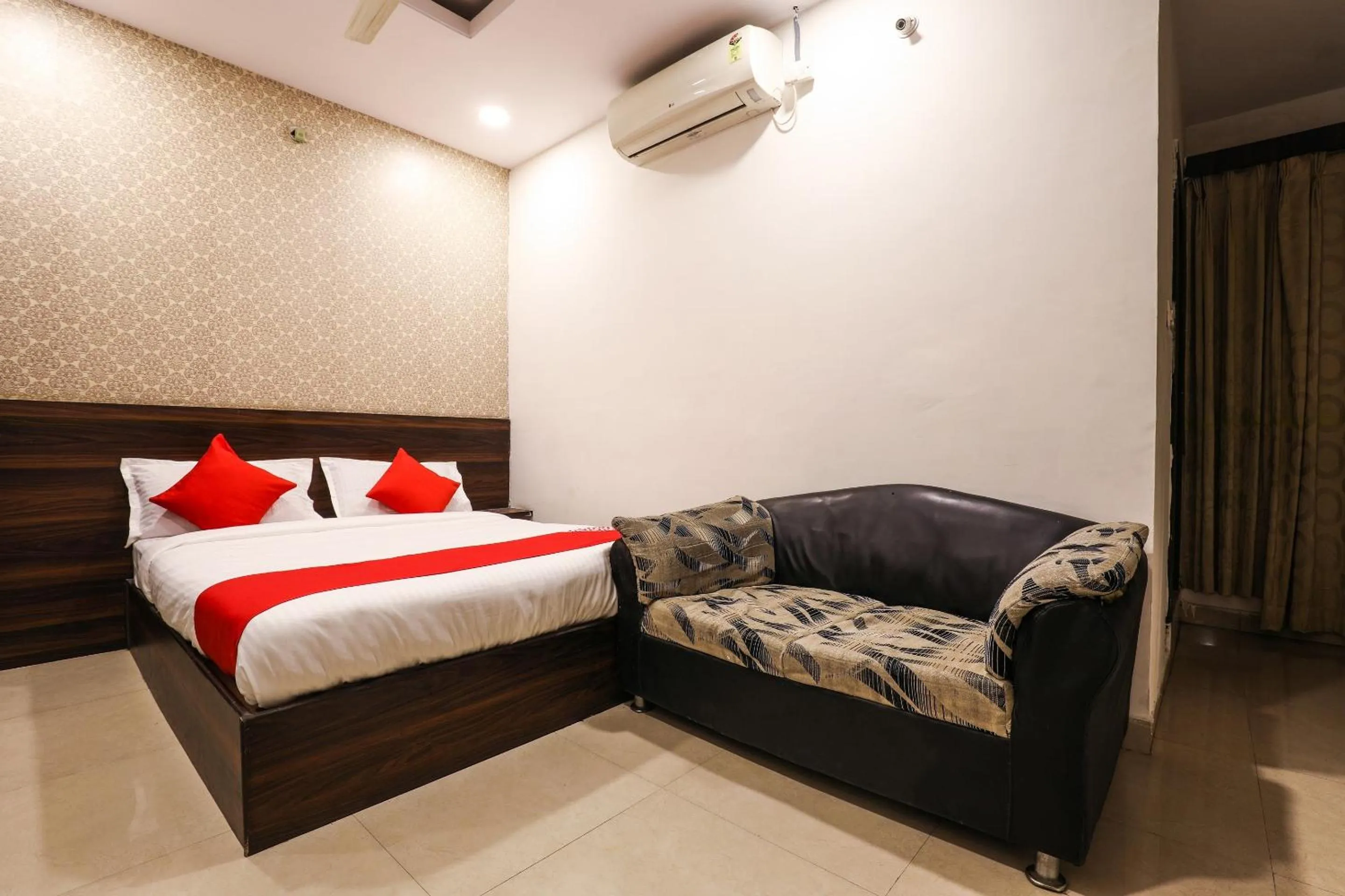 Bedroom, Bed in Hotel O Deccan Lodging And Boarding