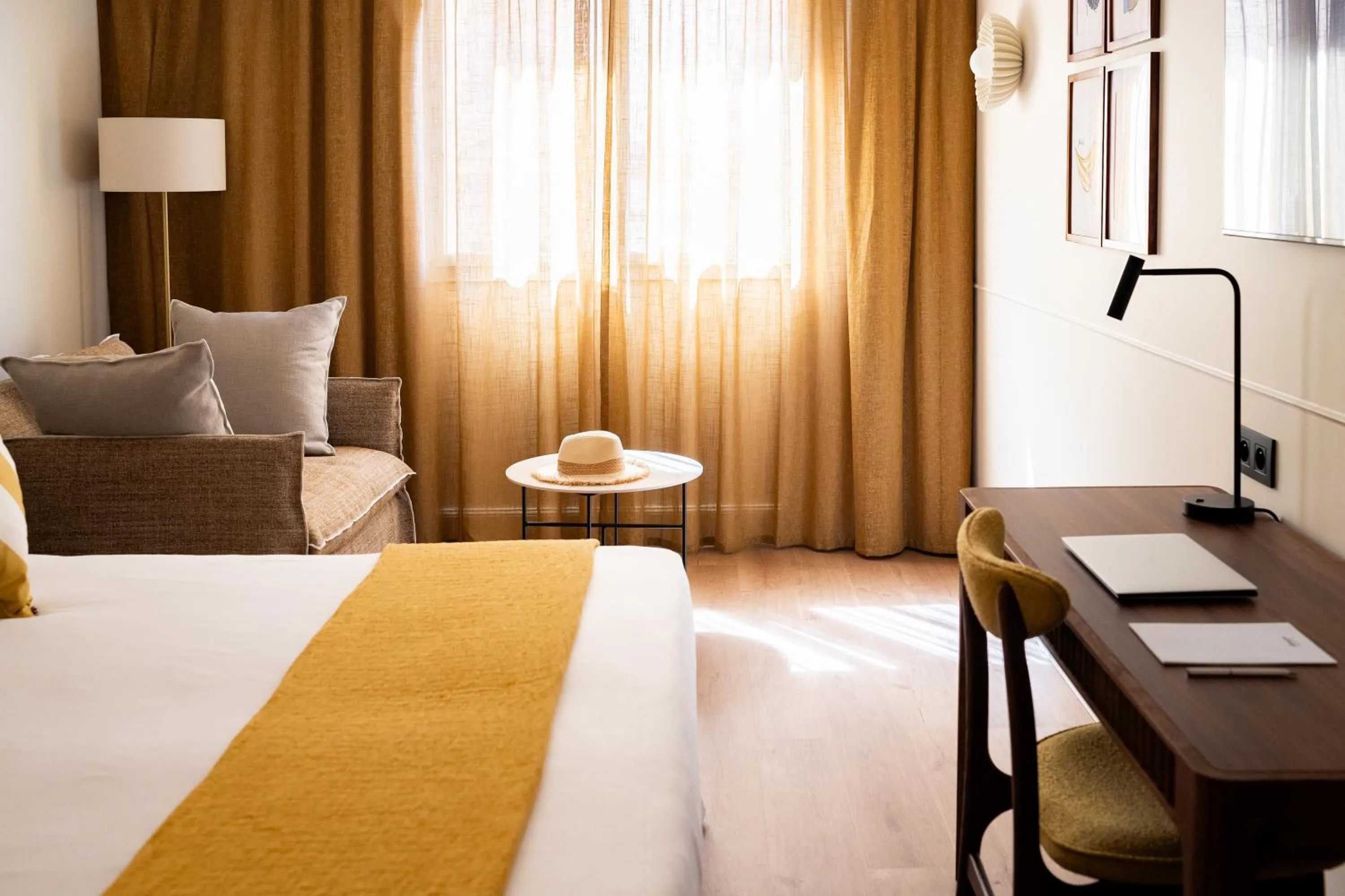 Bedroom, Bed in Hôtel Lepoussin