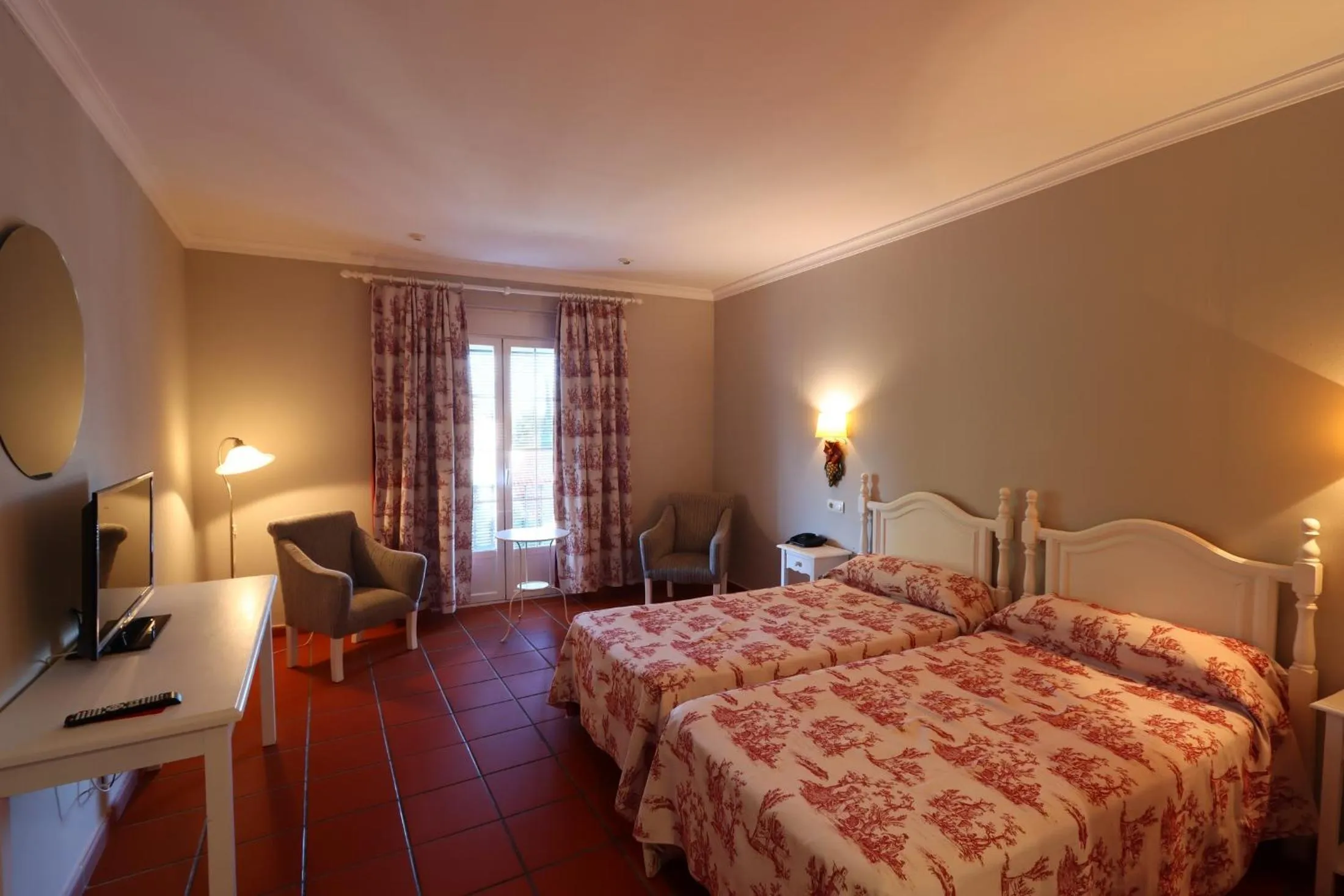 Photo of the whole room, Bed in Hotel Varinia Serena - Balneario de Alange