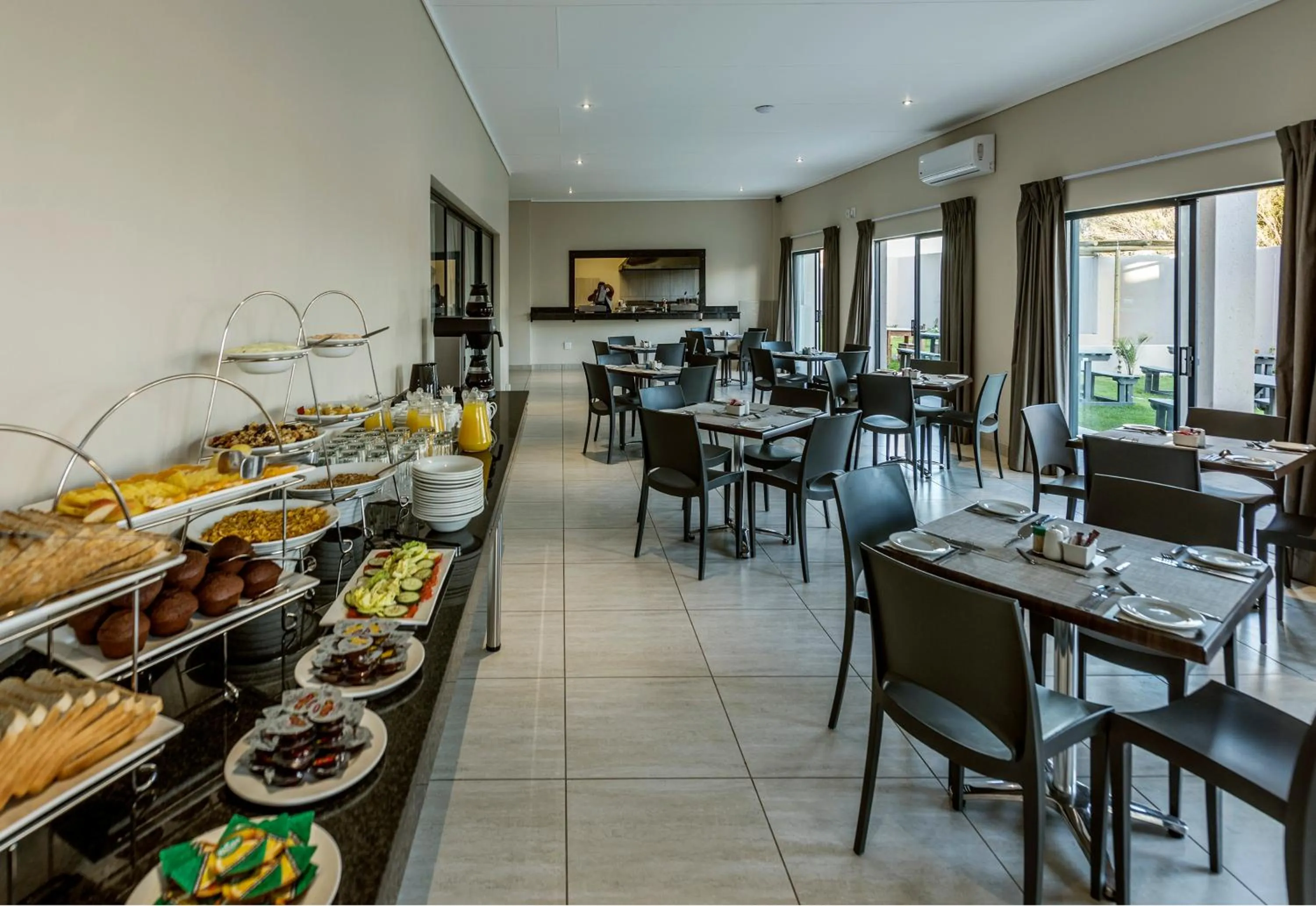 Restaurant/places to eat in Pofadder Inn