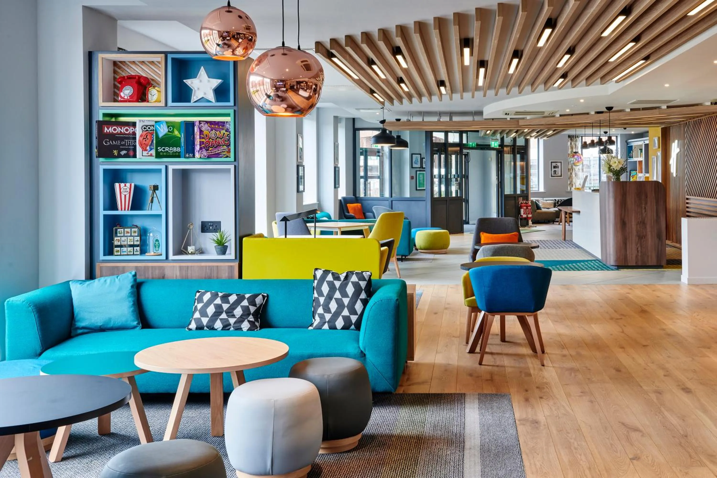 Lobby or reception in Holiday Inn Belfast by IHG