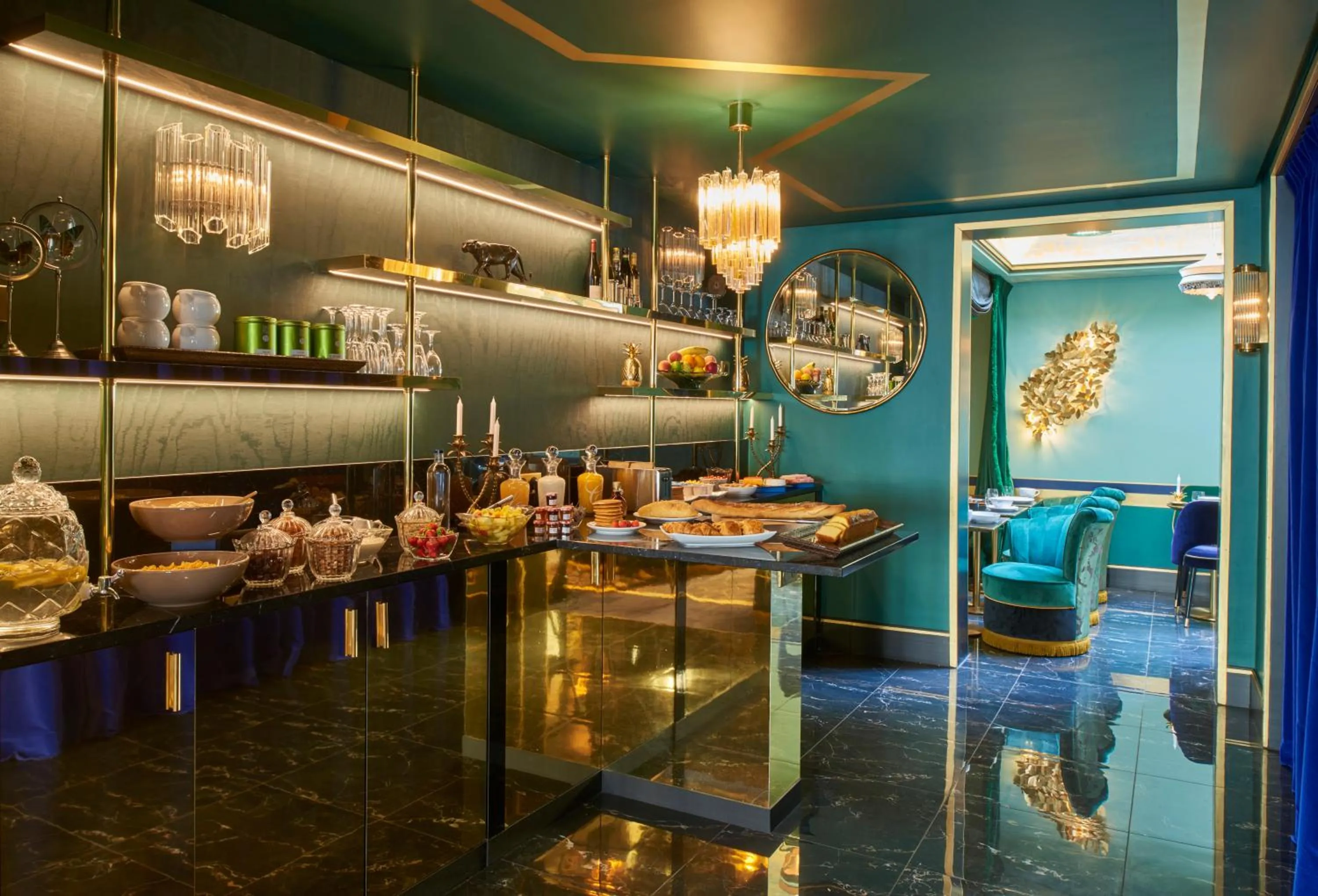 Buffet breakfast in Maison Nabis by HappyCulture