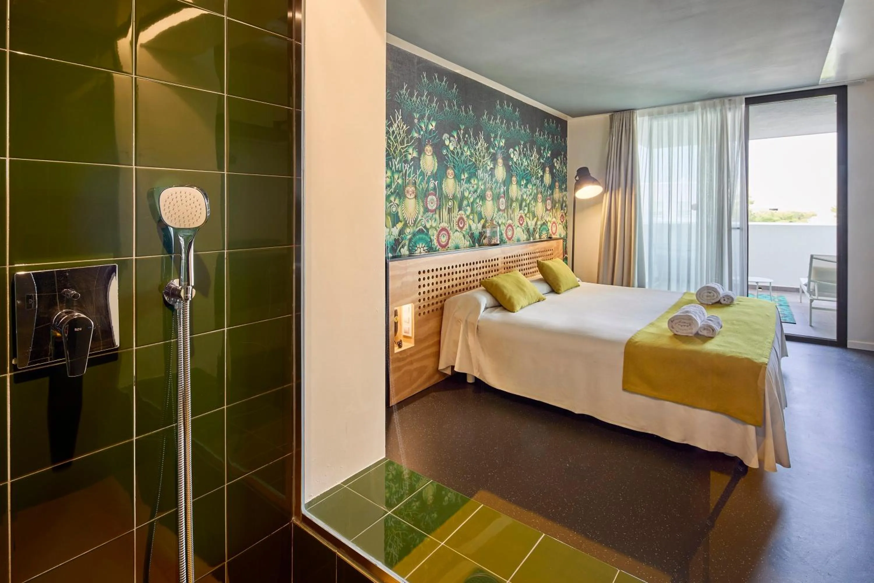 Shower, Bed in AMISTAT Island Hostel Ibiza - ALBERGUE JUVENIL