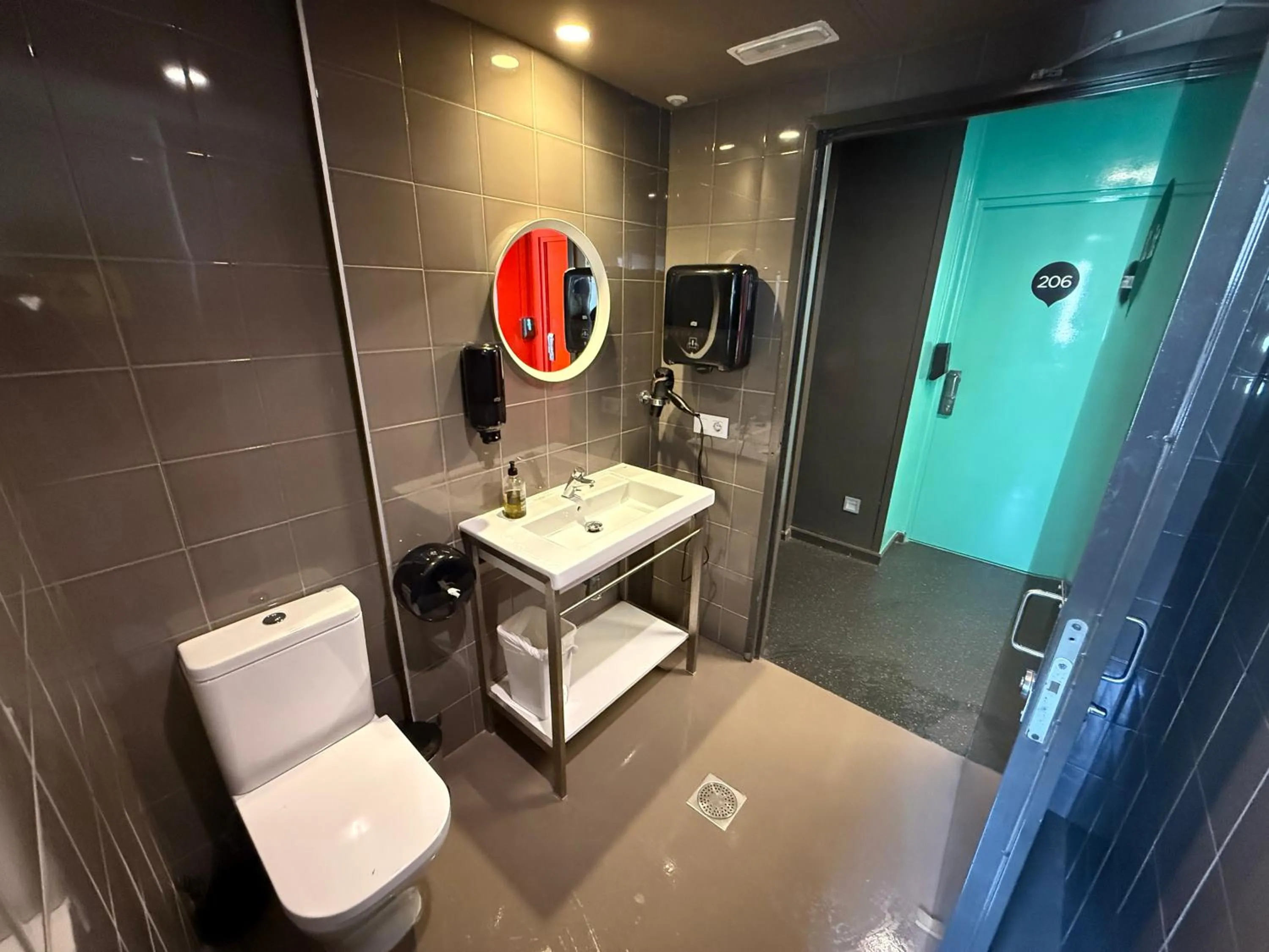 Shower in AMISTAT Island Hostel Ibiza - ALBERGUE JUVENIL