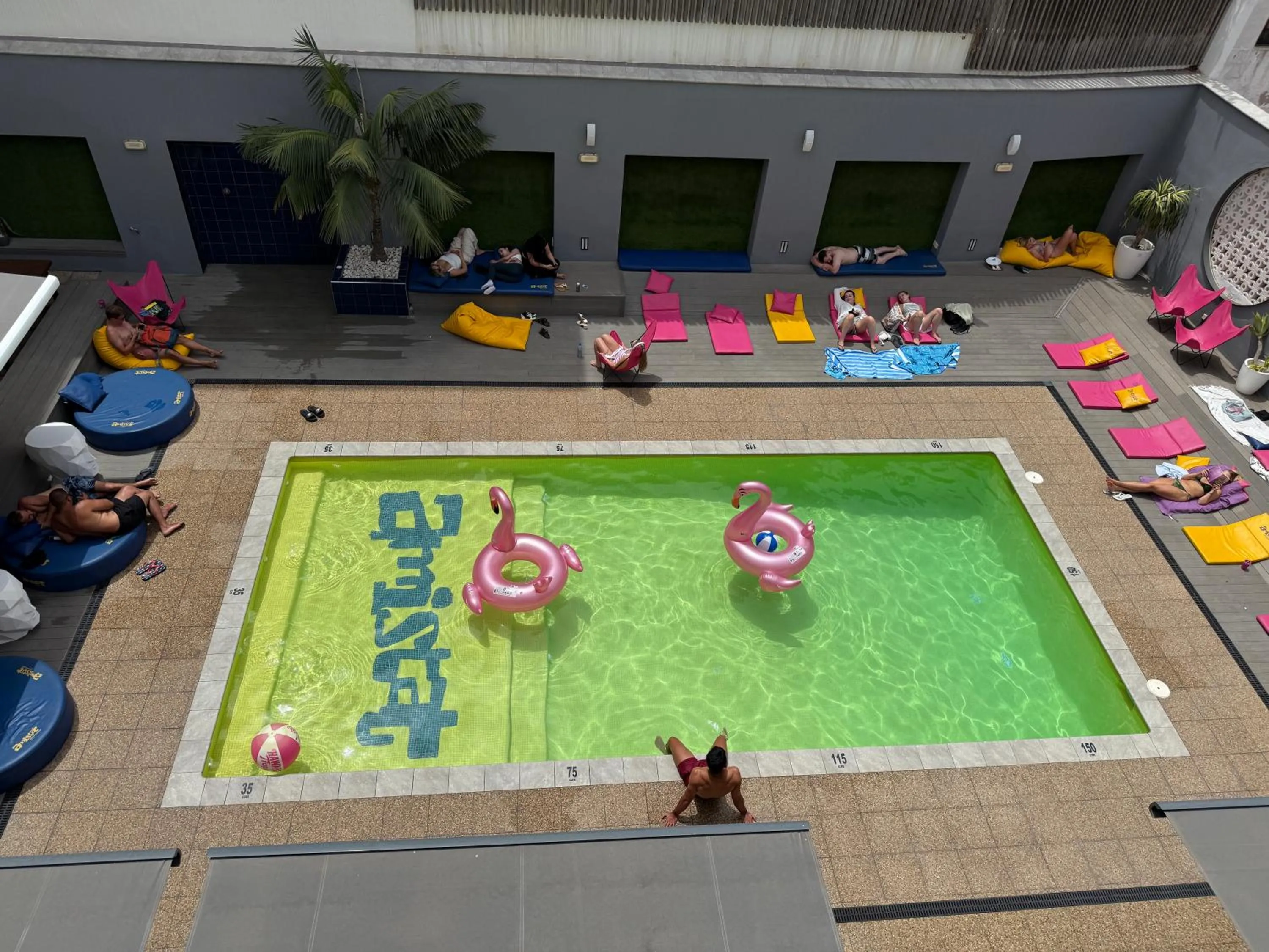 Day in AMISTAT Island Hostel Ibiza - ALBERGUE JUVENIL