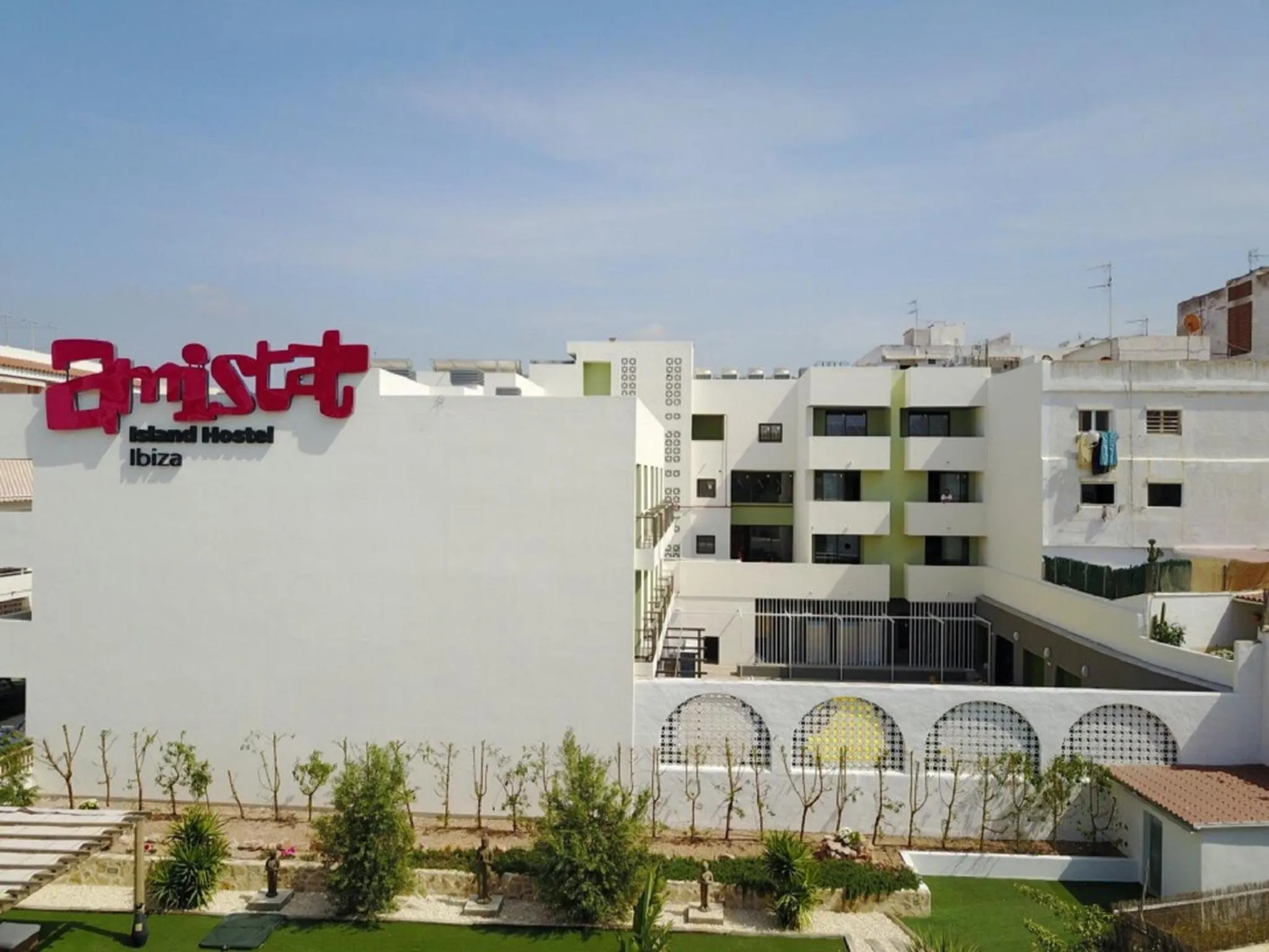 Property building in AMISTAT Island Hostel Ibiza - ALBERGUE JUVENIL