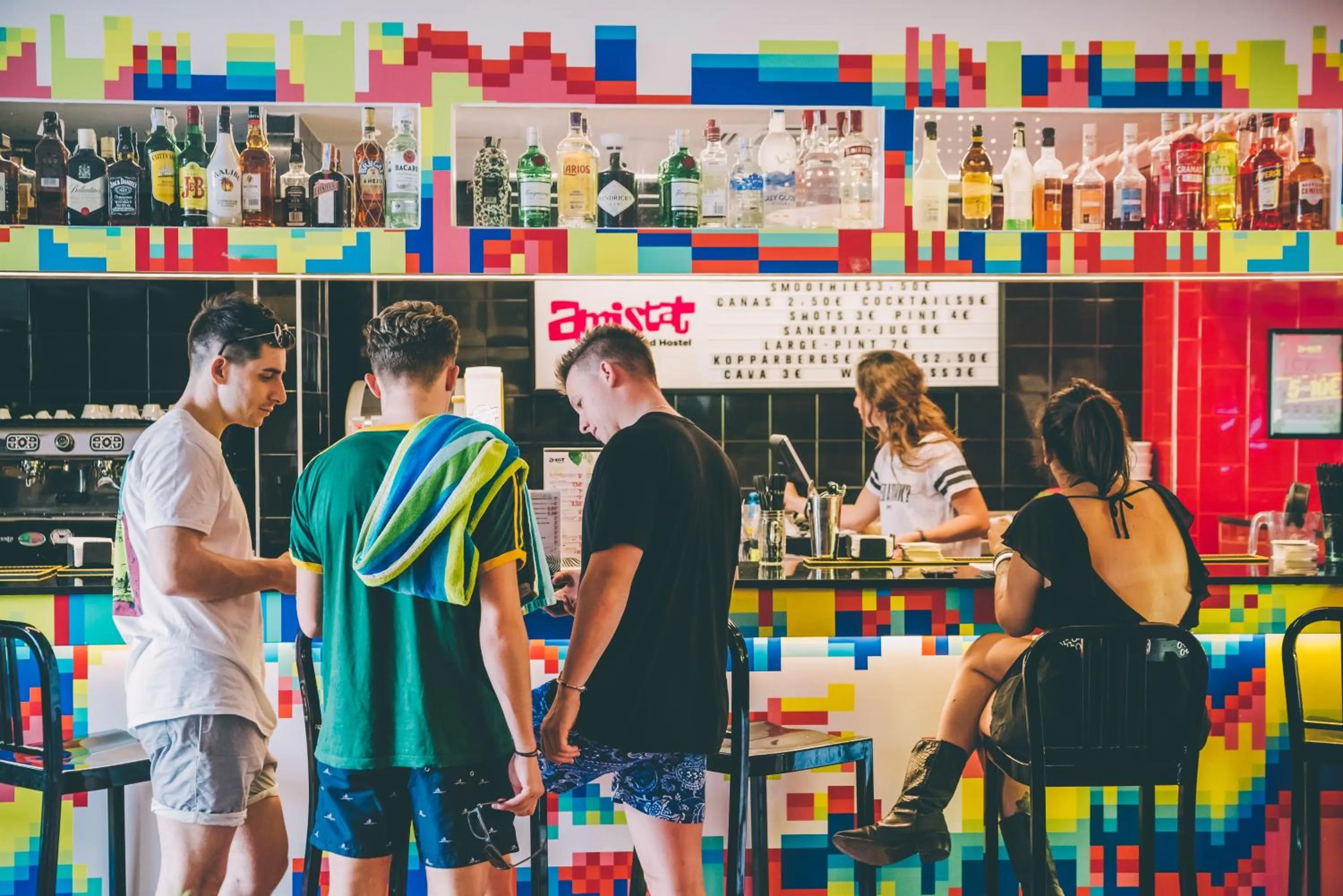 Lounge or bar in AMISTAT Island Hostel Ibiza - ALBERGUE JUVENIL