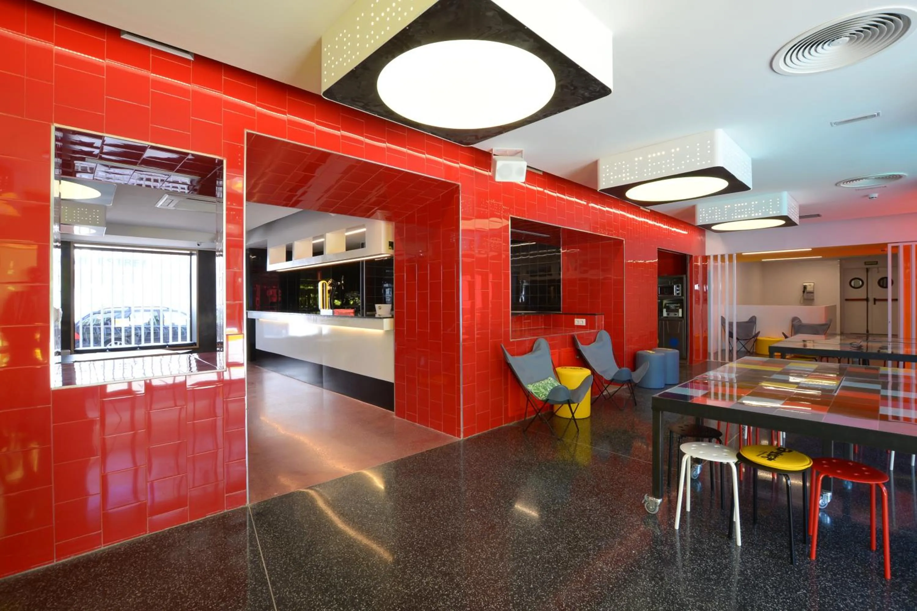 Lounge or bar in AMISTAT Island Hostel Ibiza - ALBERGUE JUVENIL