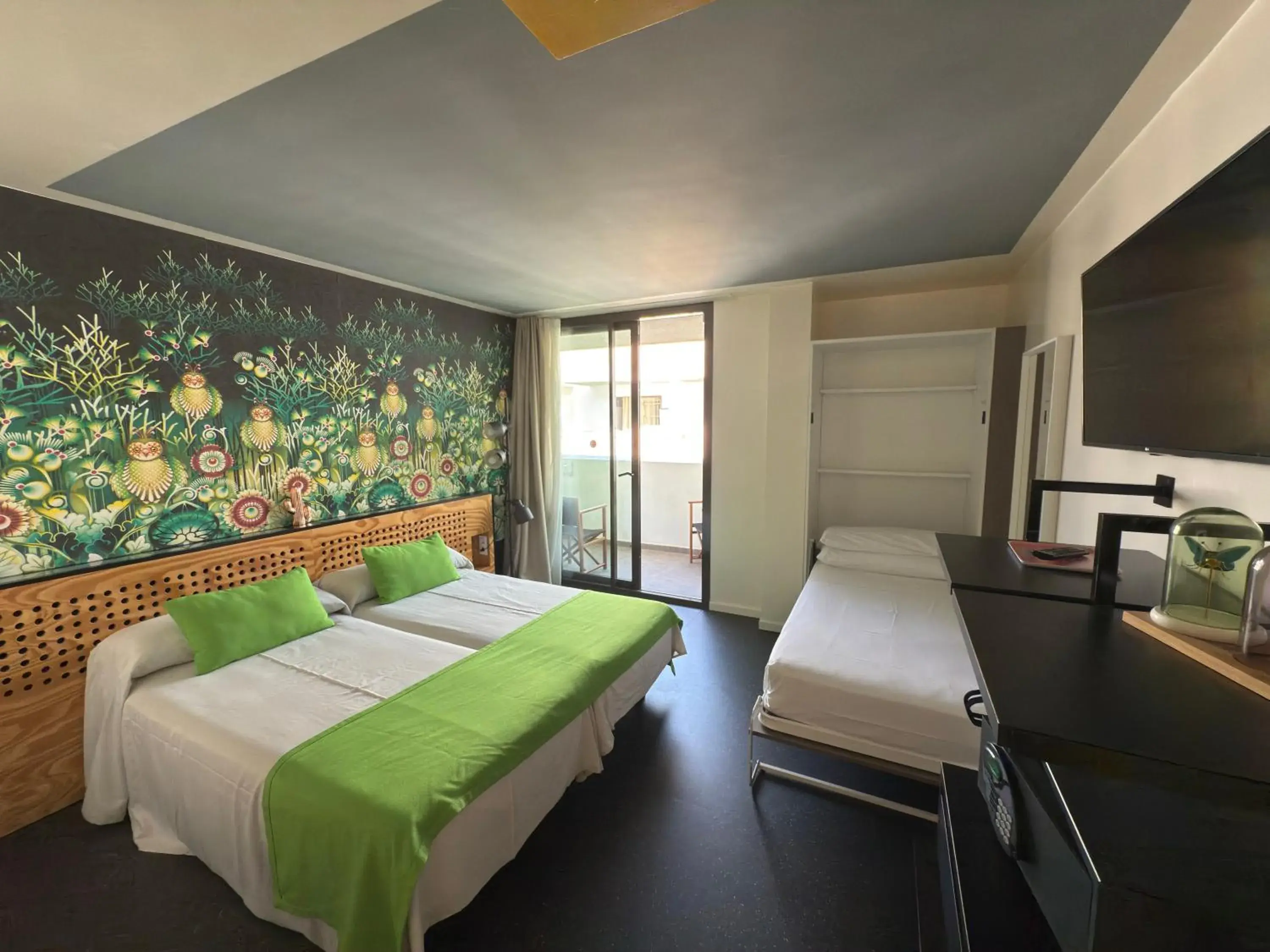 Triple Ensuite Room in AMISTAT Island Hostel Ibiza - ALBERGUE JUVENIL Triple Ensuite Room in AMISTAT Island Hostel Ibiza - ALBERGUE JUVENIL