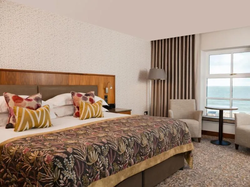 Bedroom, Bed in Ballygally Castle