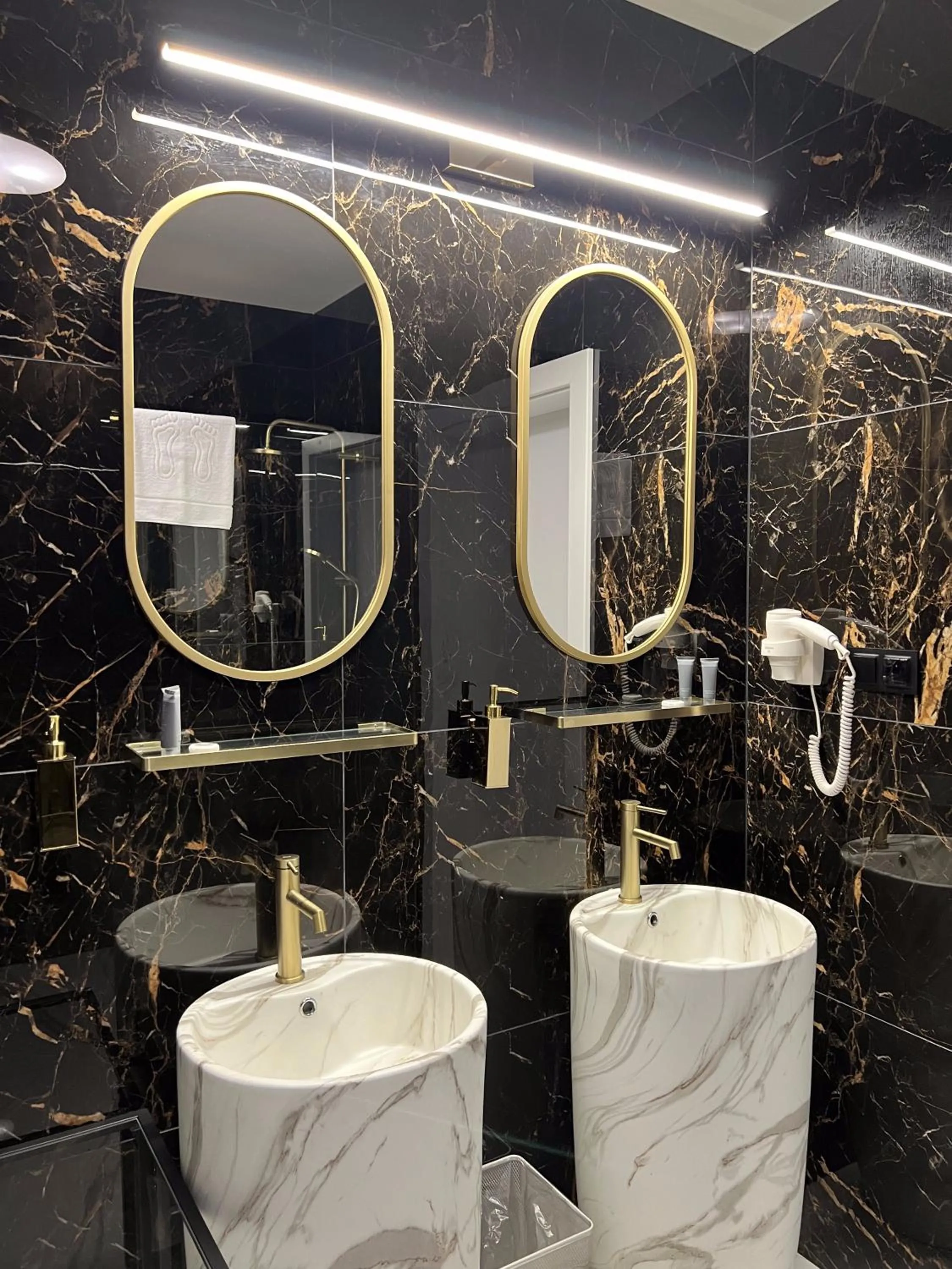 Hotel Lantier & Swimming Pool Zone