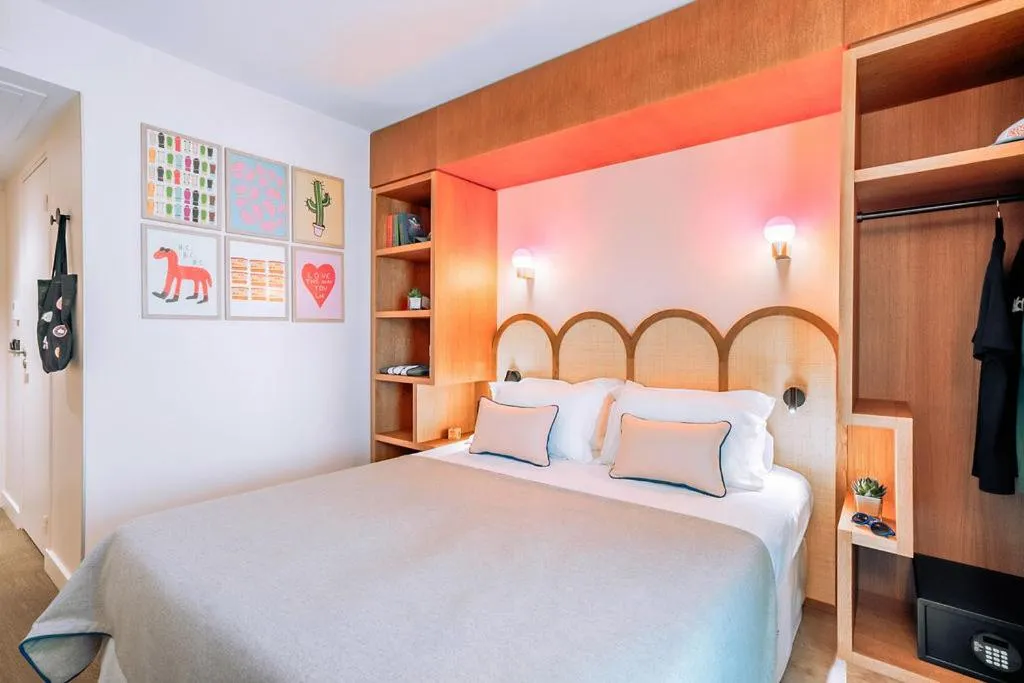 Bed in Citadines Castellane Marseille