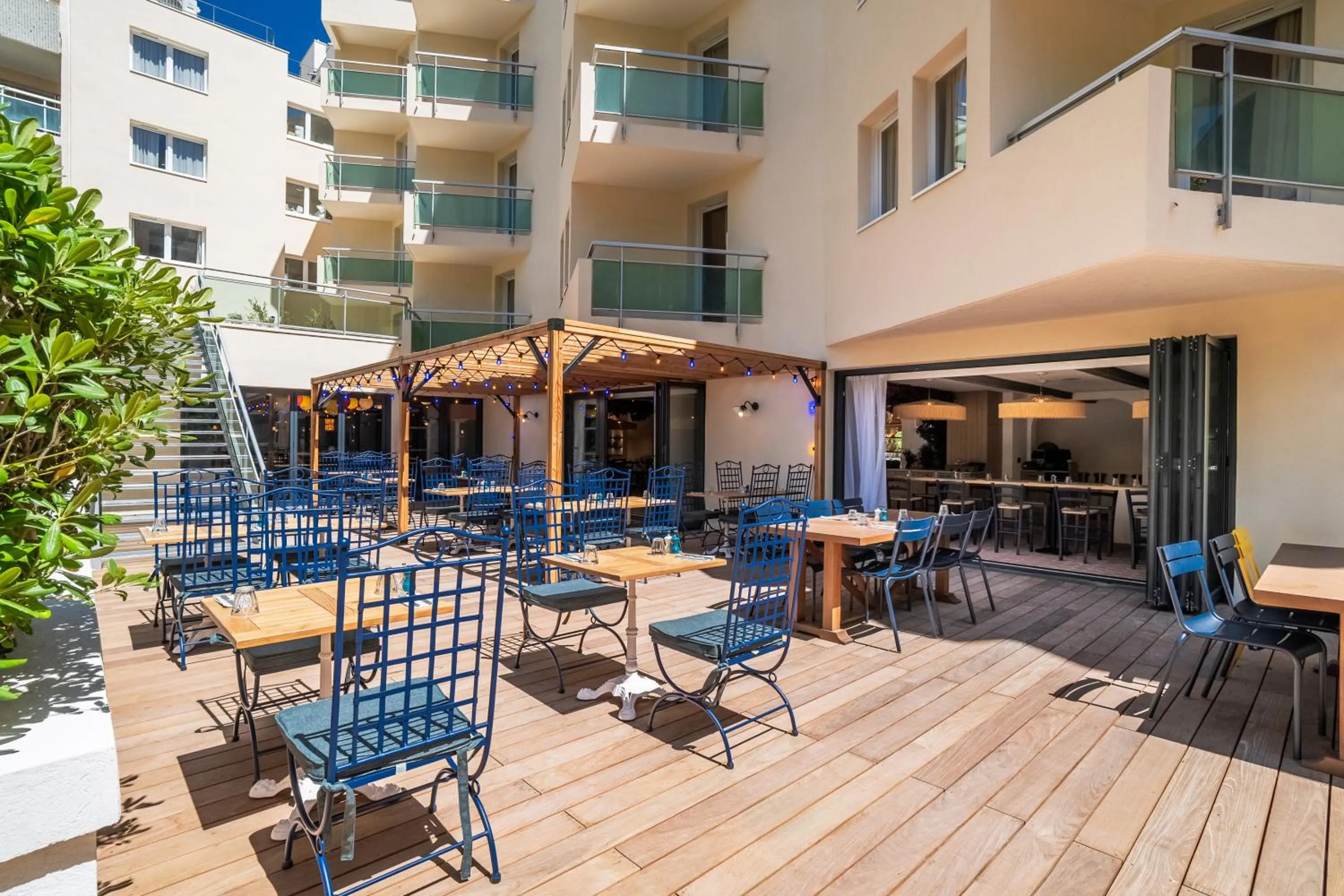 Restaurant/places to eat in RockyPop Marseille Hôtel